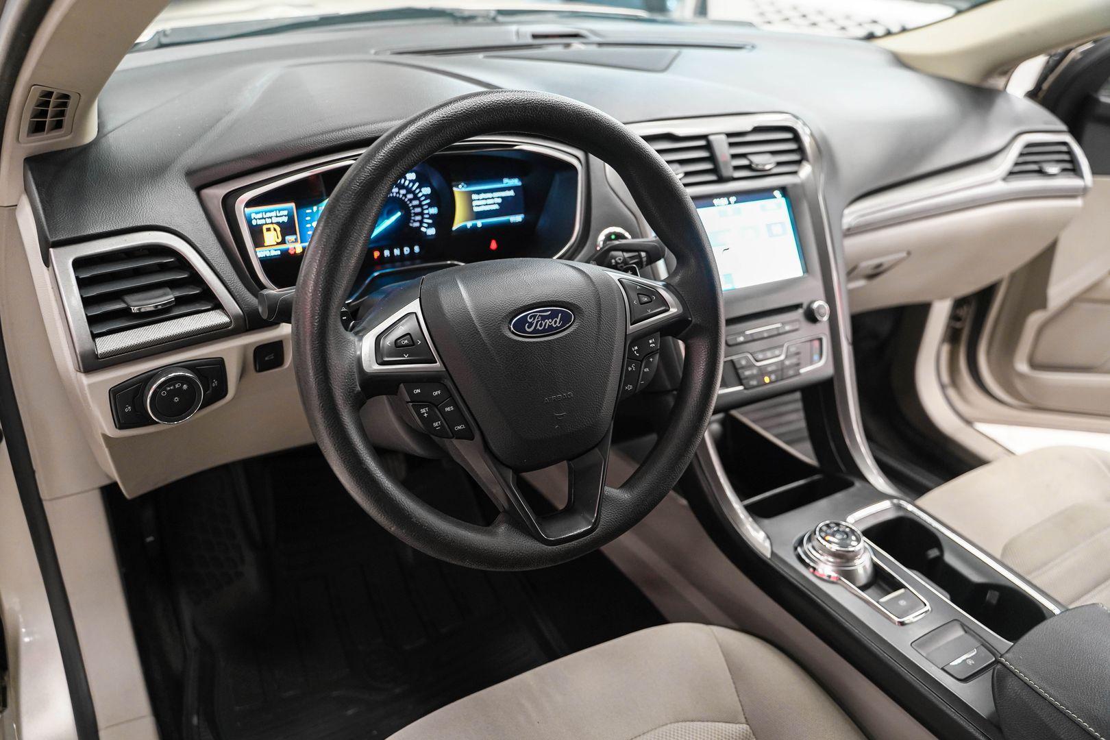Ford Fusion (North America) 2017, желтый, ДЦ Орехово