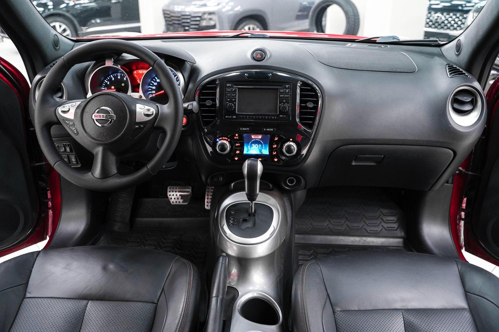 Nissan Juke 2011, красный, ДЦ Орехово