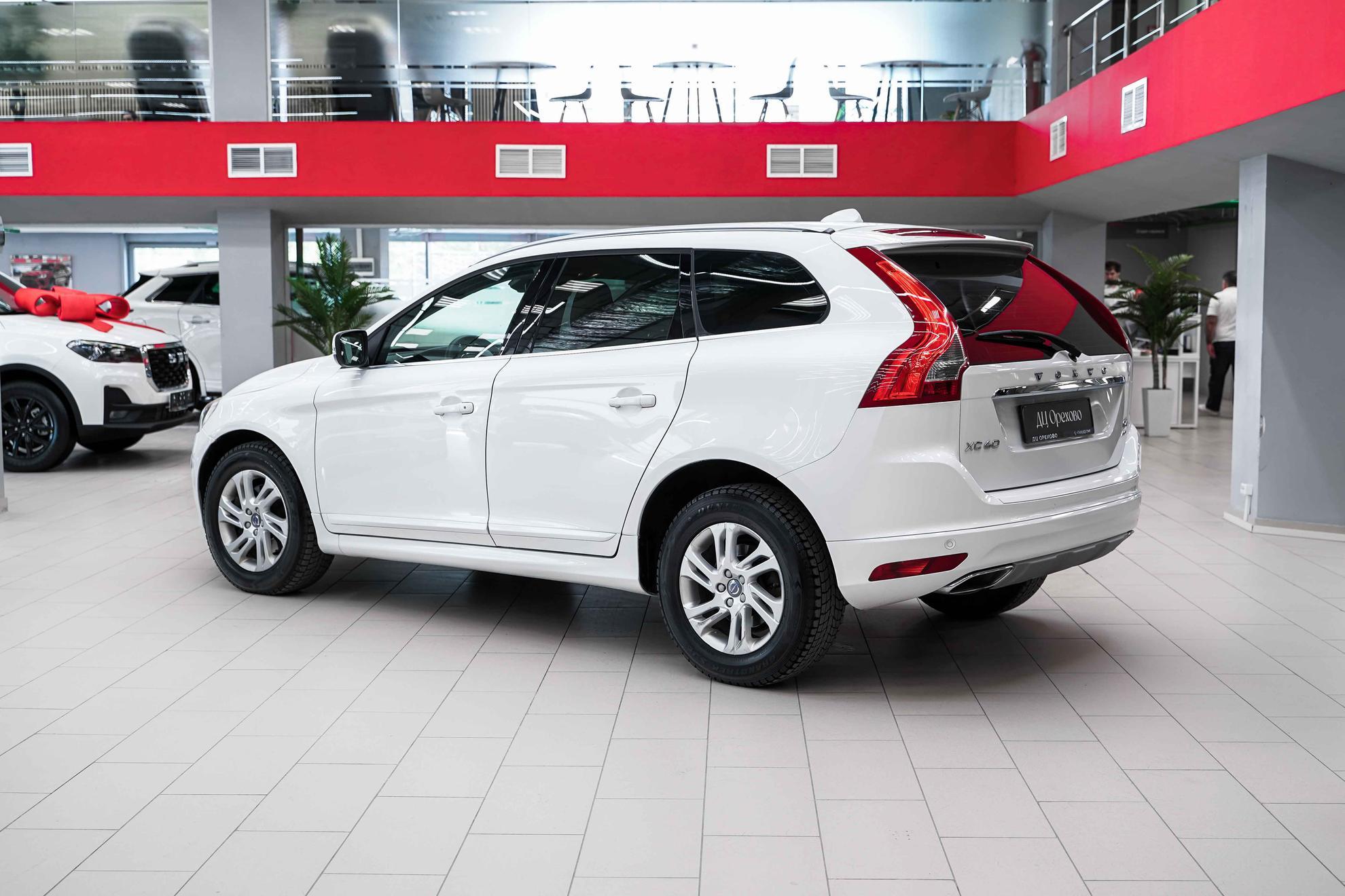 Volvo XC60 2015, белый, ДЦ Орехово