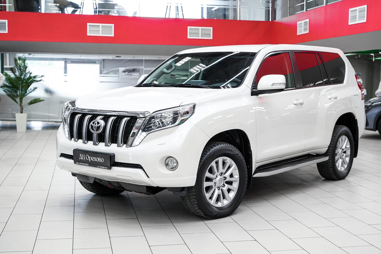 Toyota Land Cruiser Prado 2015, белый, ДЦ Орехово