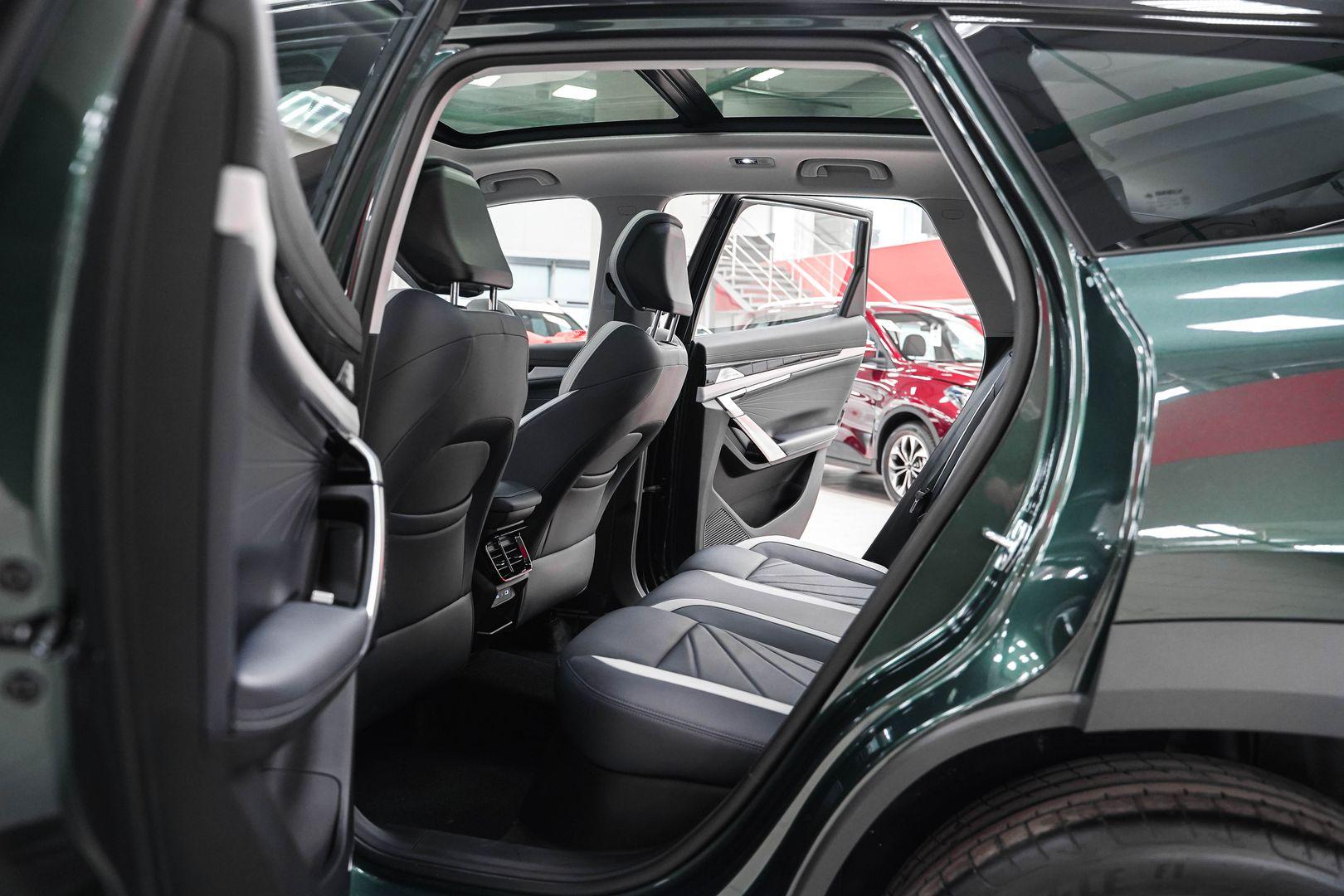 Geely Atlas 2024, зеленый, ДЦ Орехово