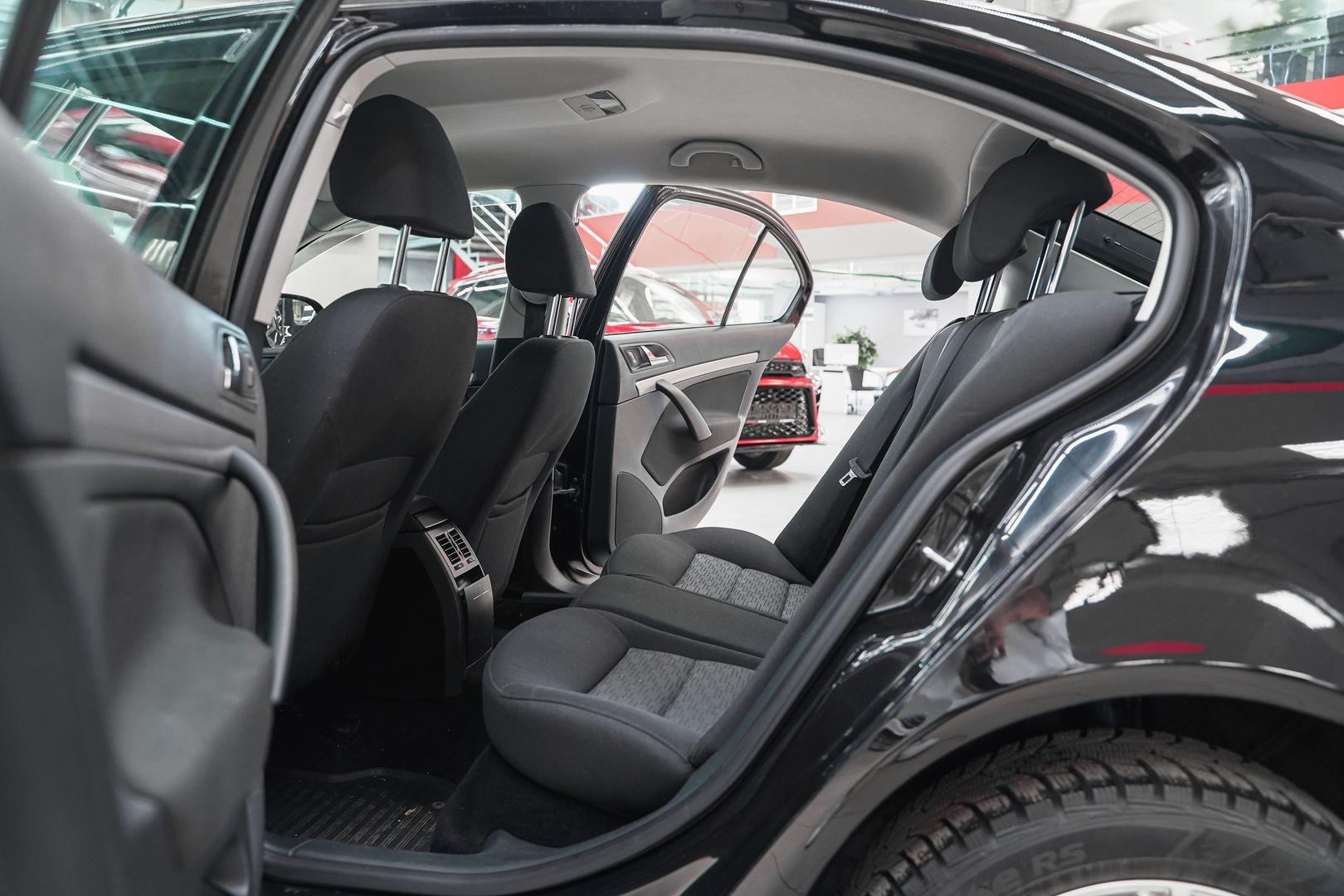 Skoda Octavia 2012, черный, ДЦ Орехово