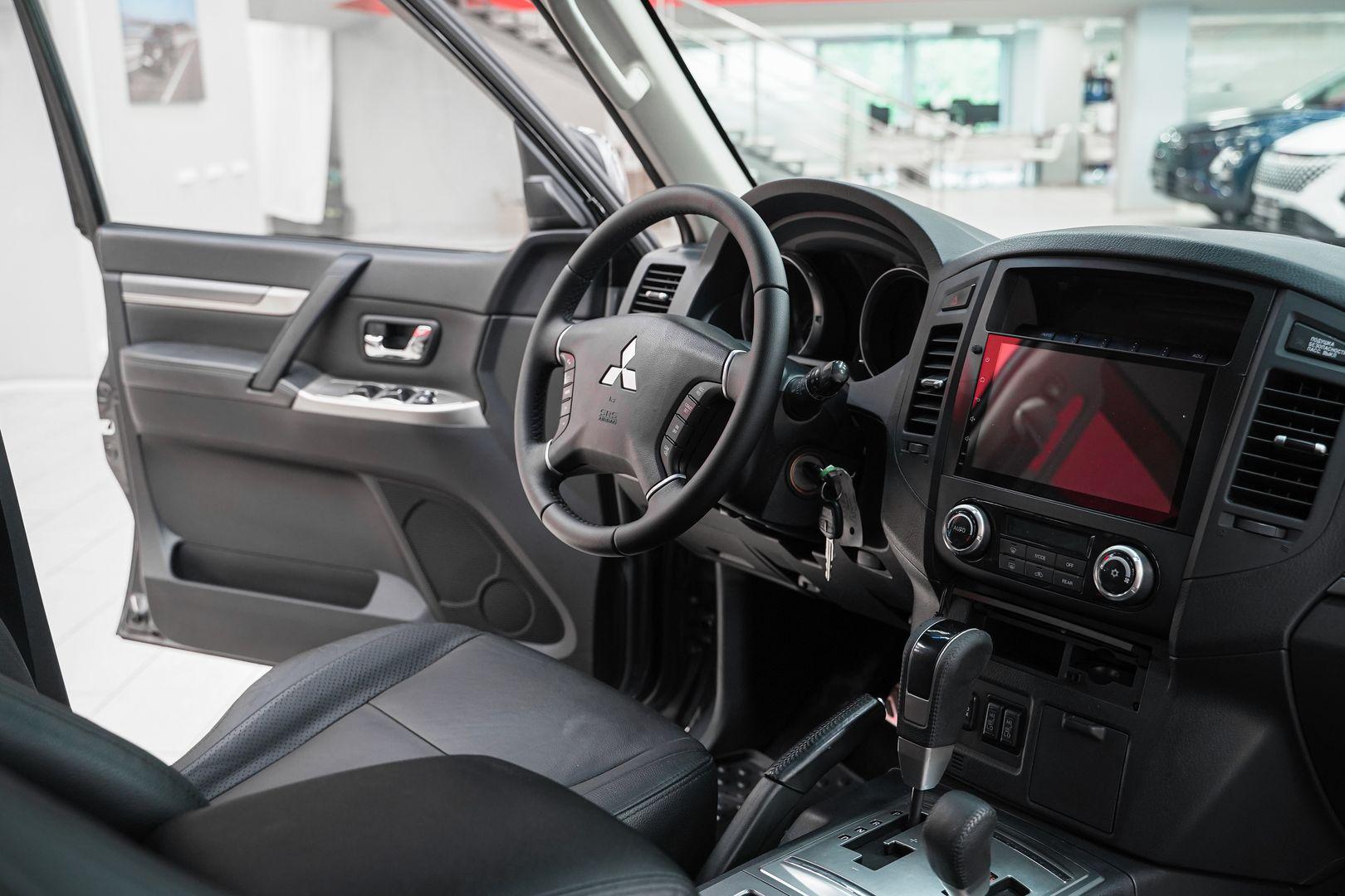 Mitsubishi Pajero 2013, серый, ДЦ Орехово