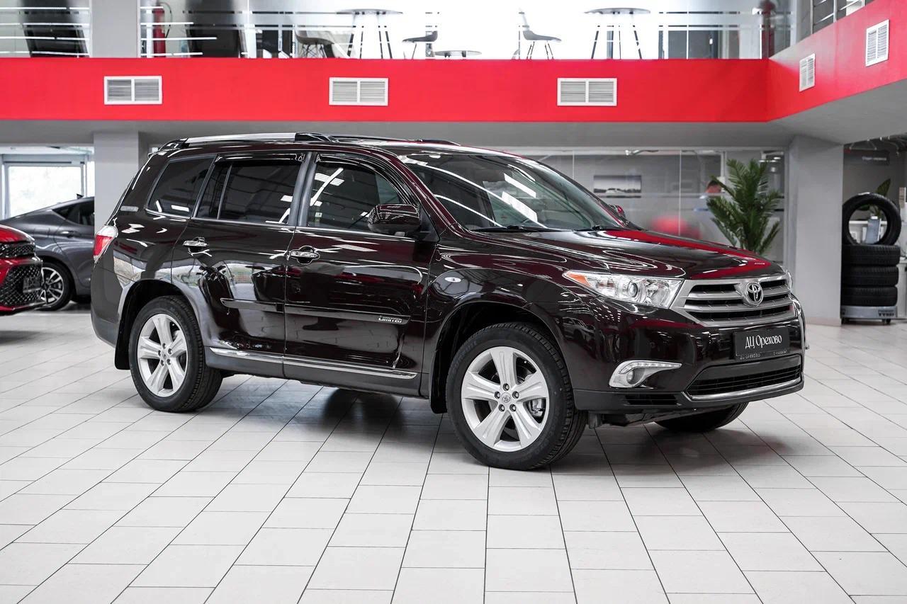 Toyota Highlander 2013, пурпурный, ДЦ Орехово