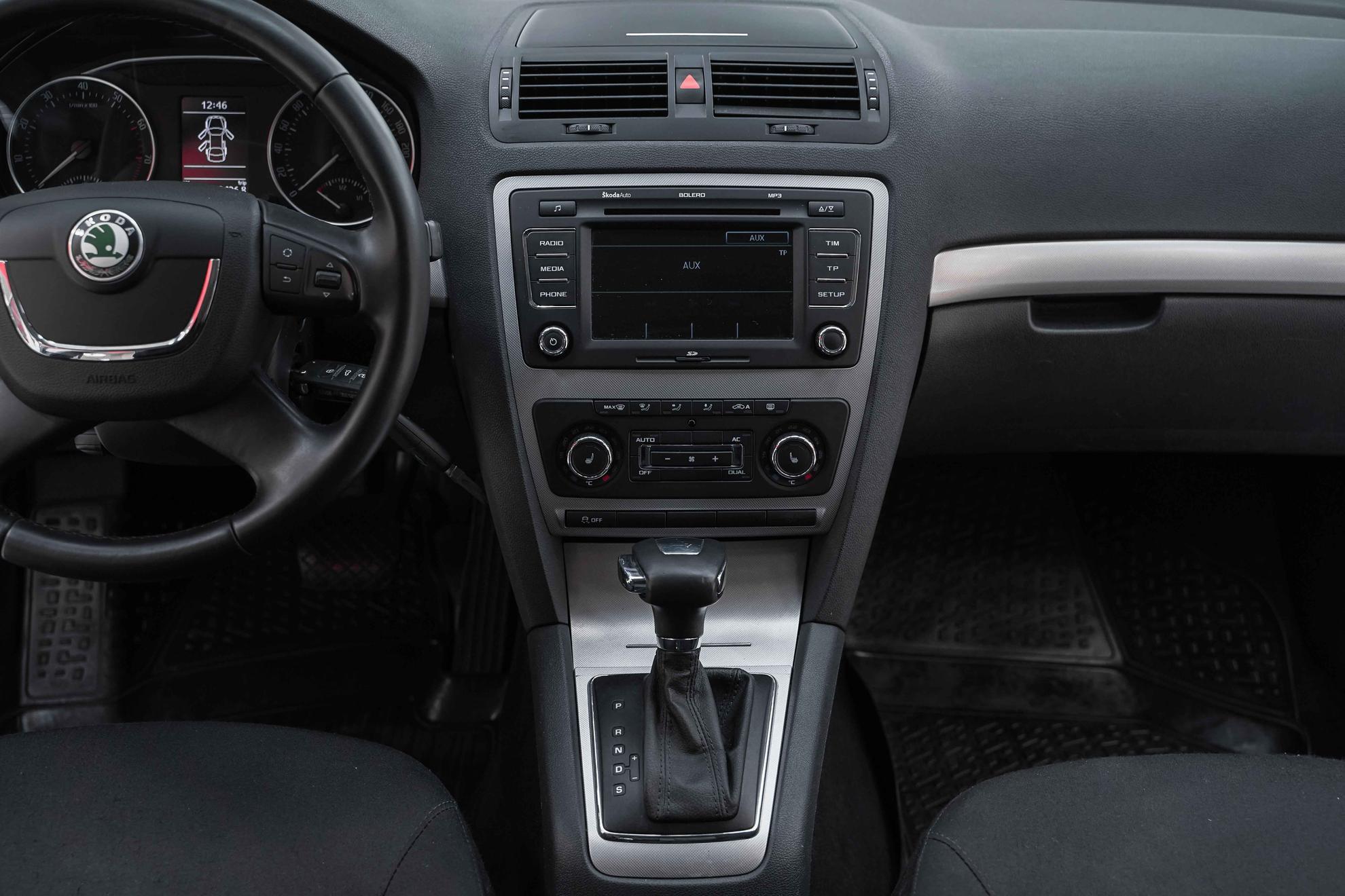 Skoda Octavia 2013, белый, ДЦ Орехово