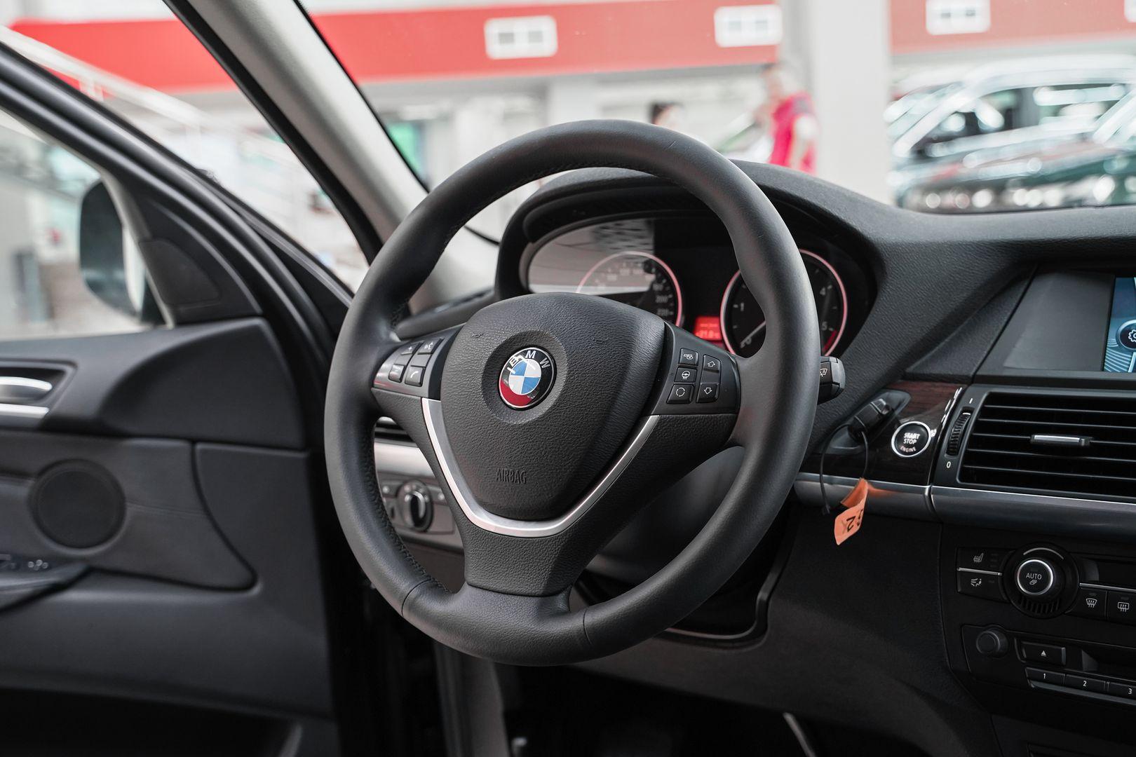 BMW X5 2012, черный, ДЦ Орехово