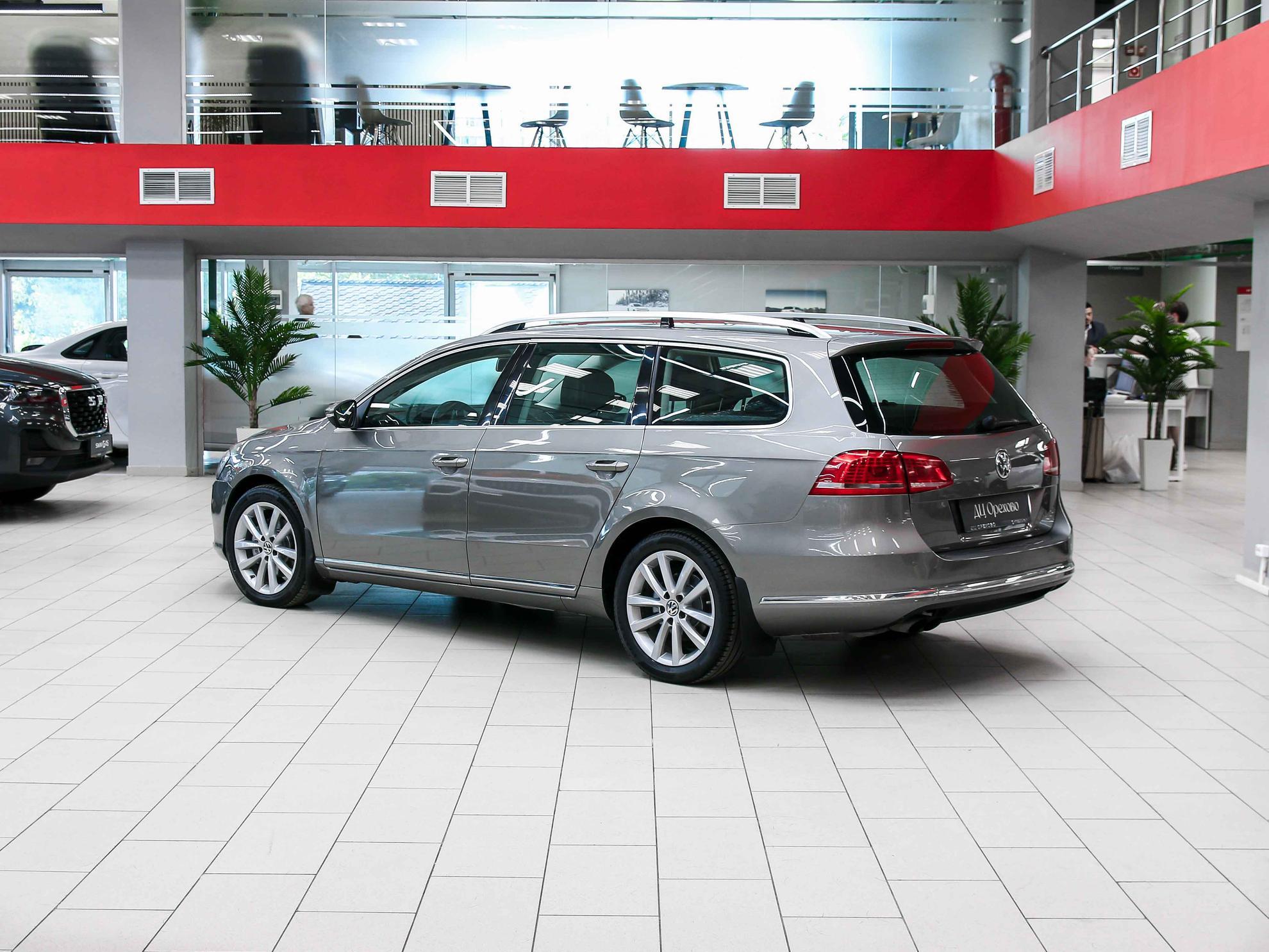 Volkswagen Passat 2012, бежевый, ДЦ Орехово
