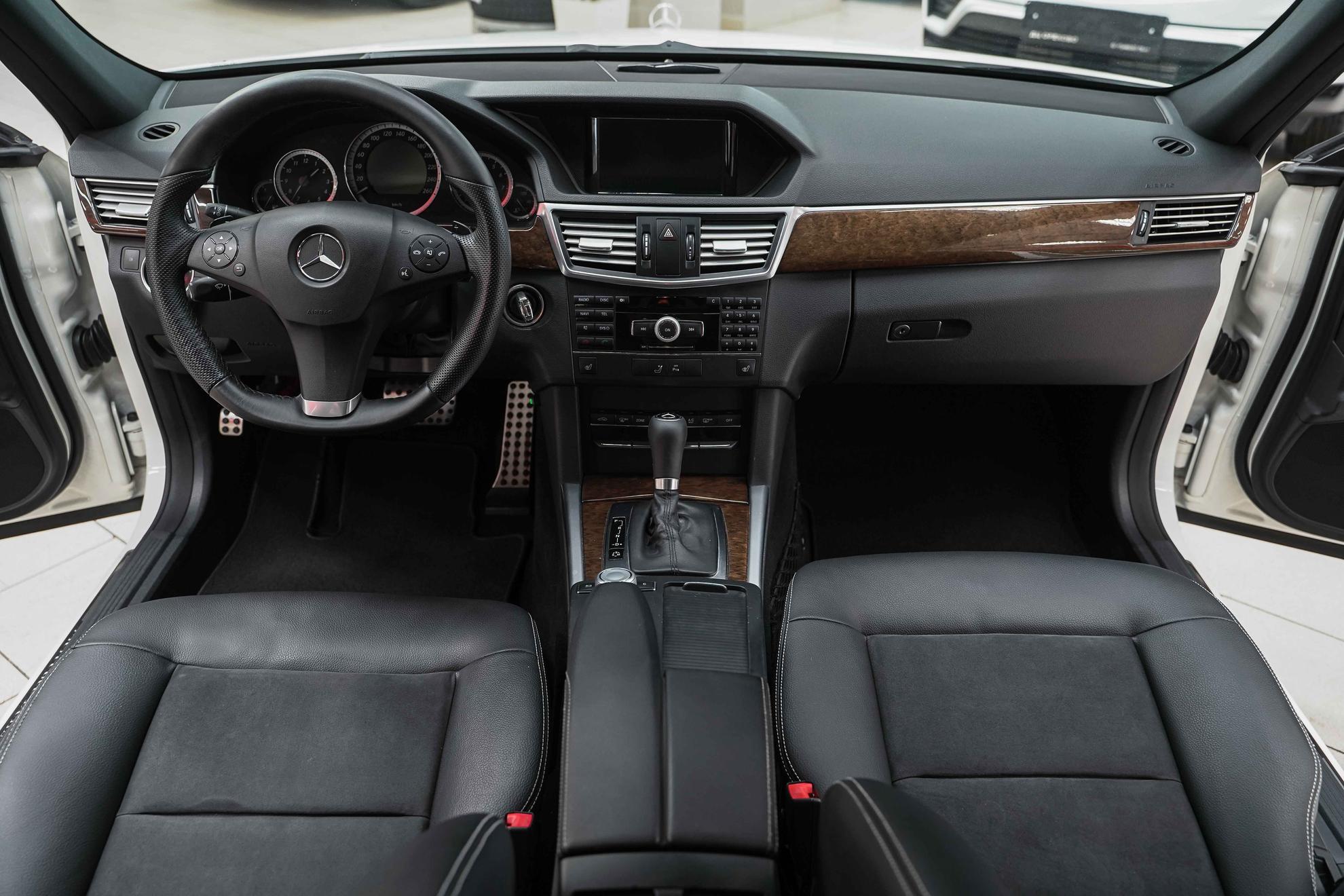 Mercedes-Benz E-Класс 2011, белый, ДЦ Орехово