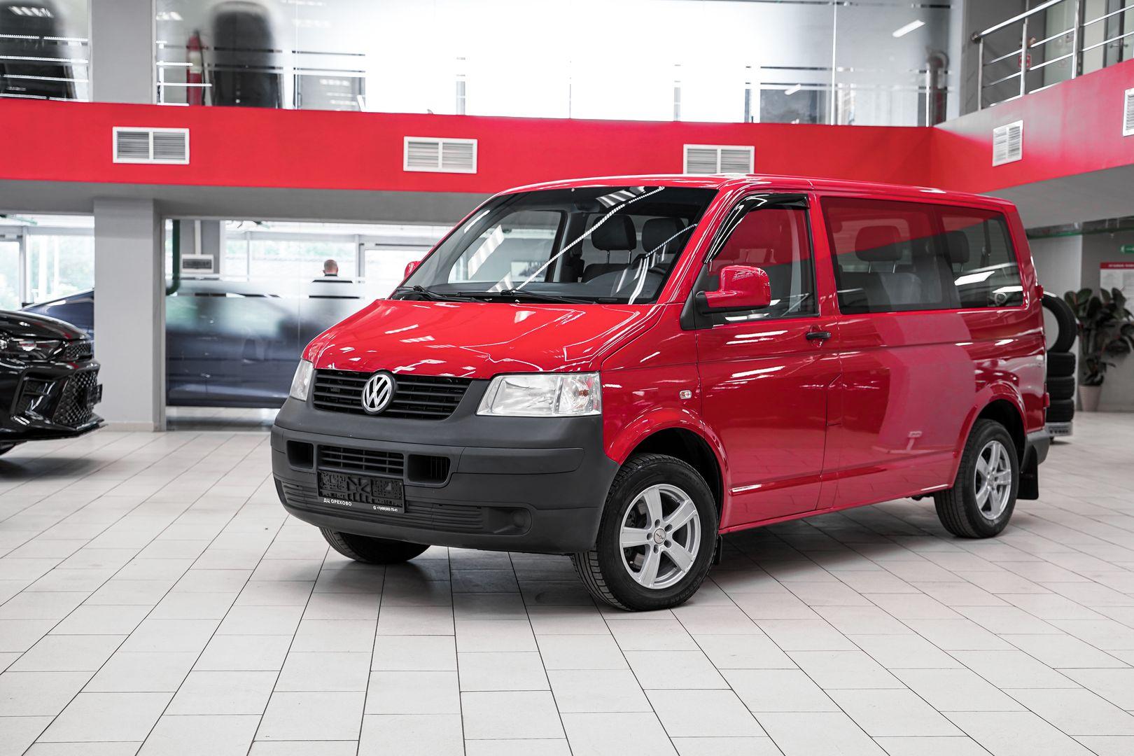 Volkswagen Transporter 2008, красный, ДЦ Орехово