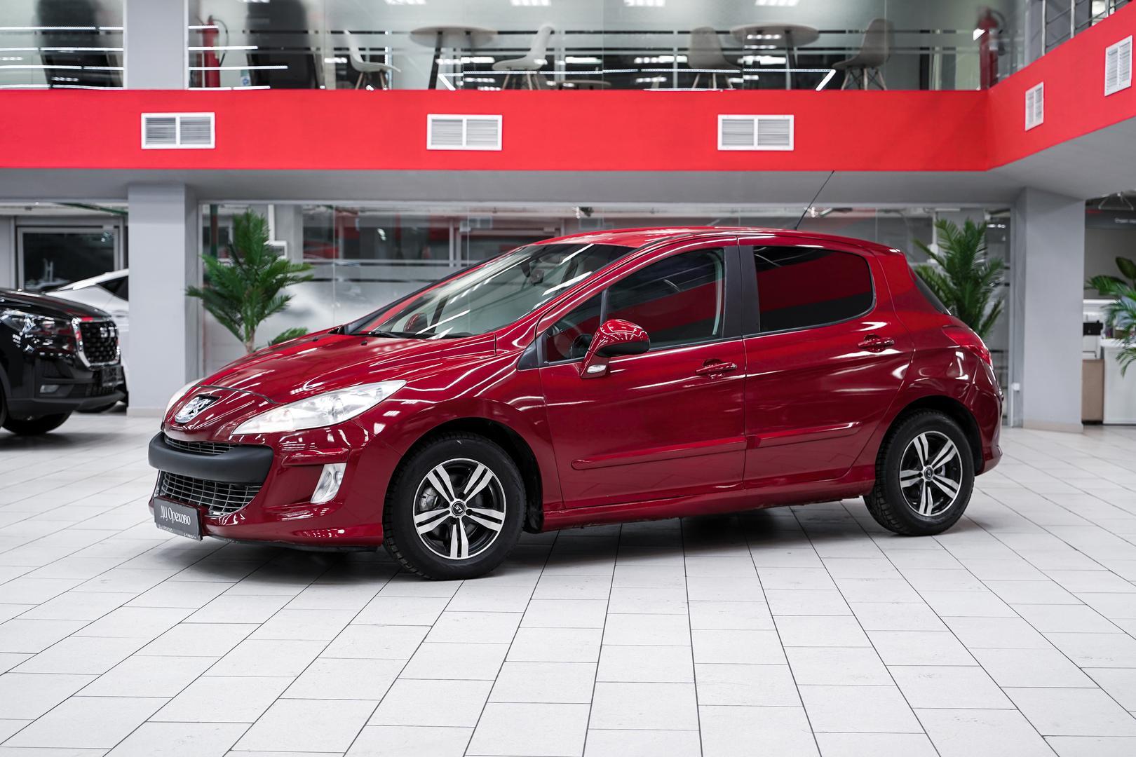 Peugeot 308 2008, красный, ДЦ Орехово