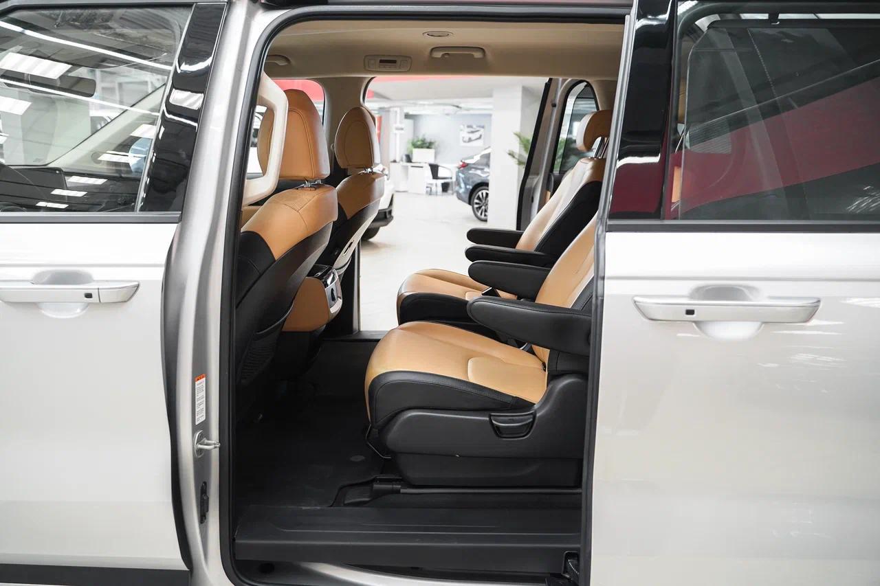 Kia Carnival 2020, серый, ДЦ Орехово