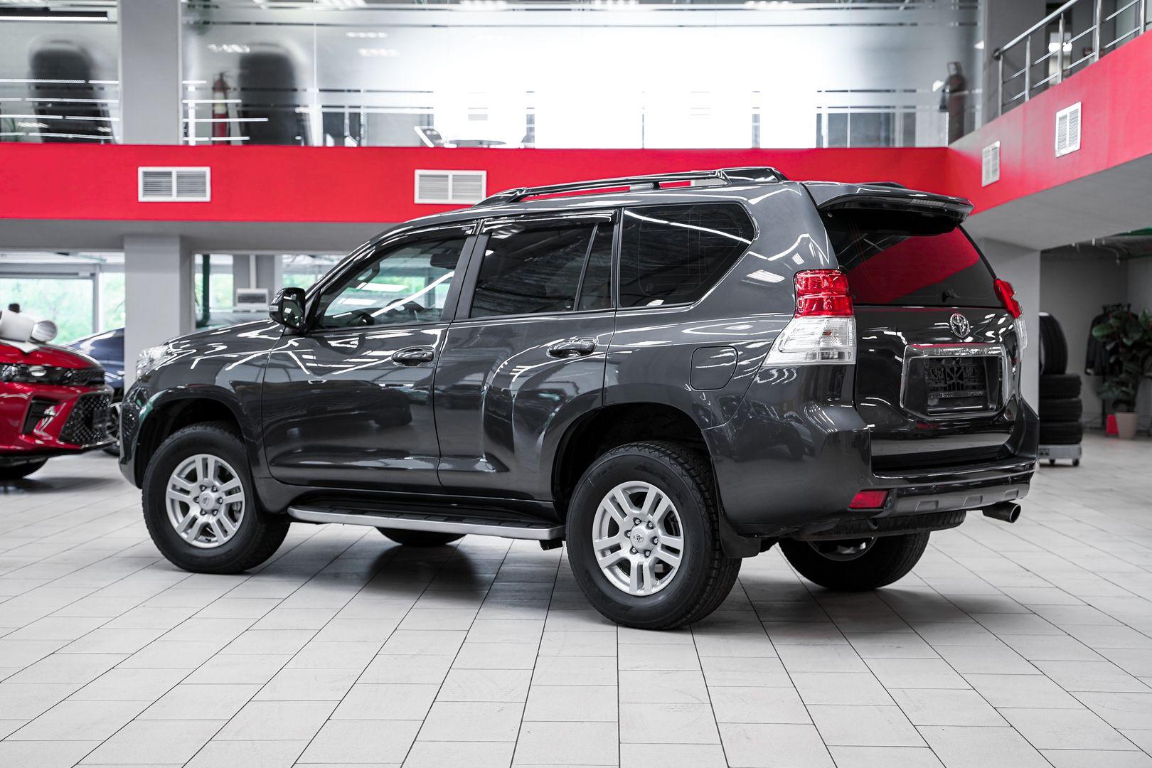 Toyota Land Cruiser Prado 2011, серый, ДЦ Орехово