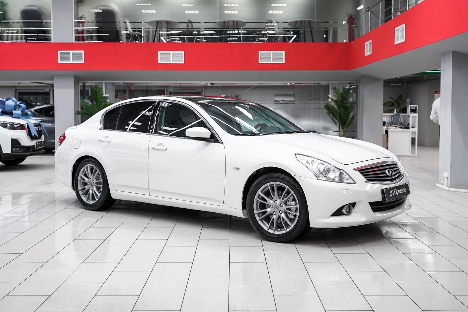 Infiniti G 2012, белый, ДЦ Орехово