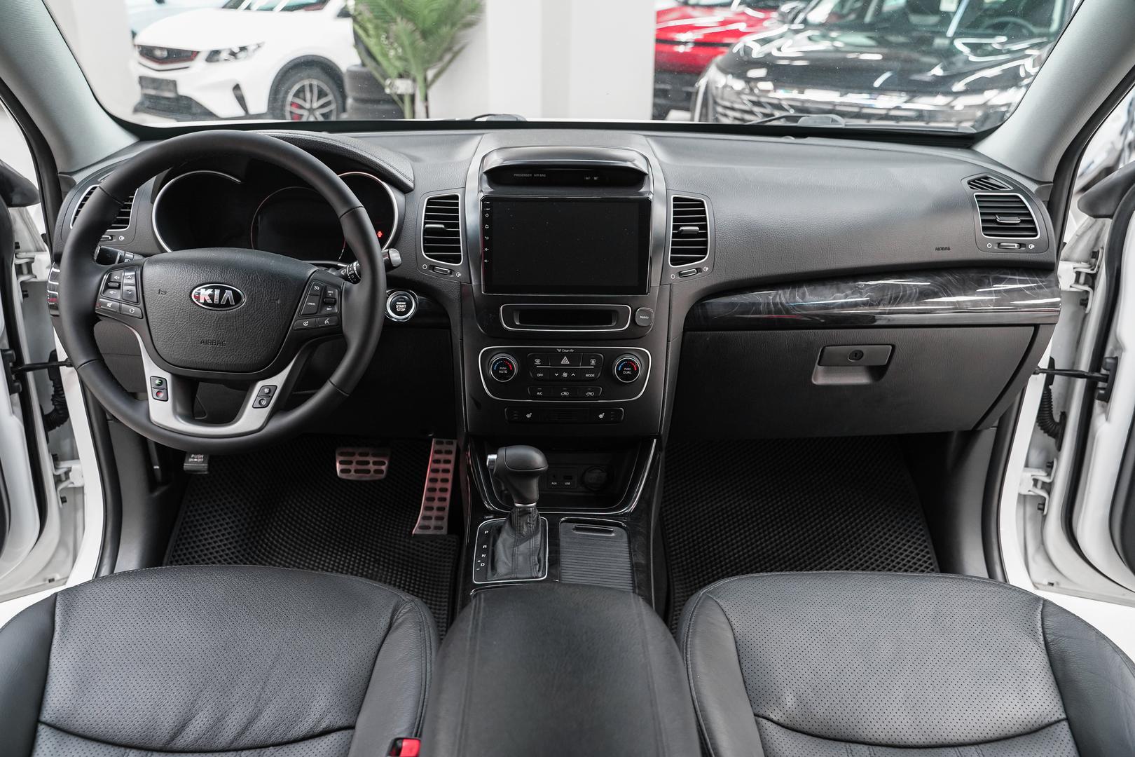 Kia Sorento 2013, белый, ДЦ Орехово