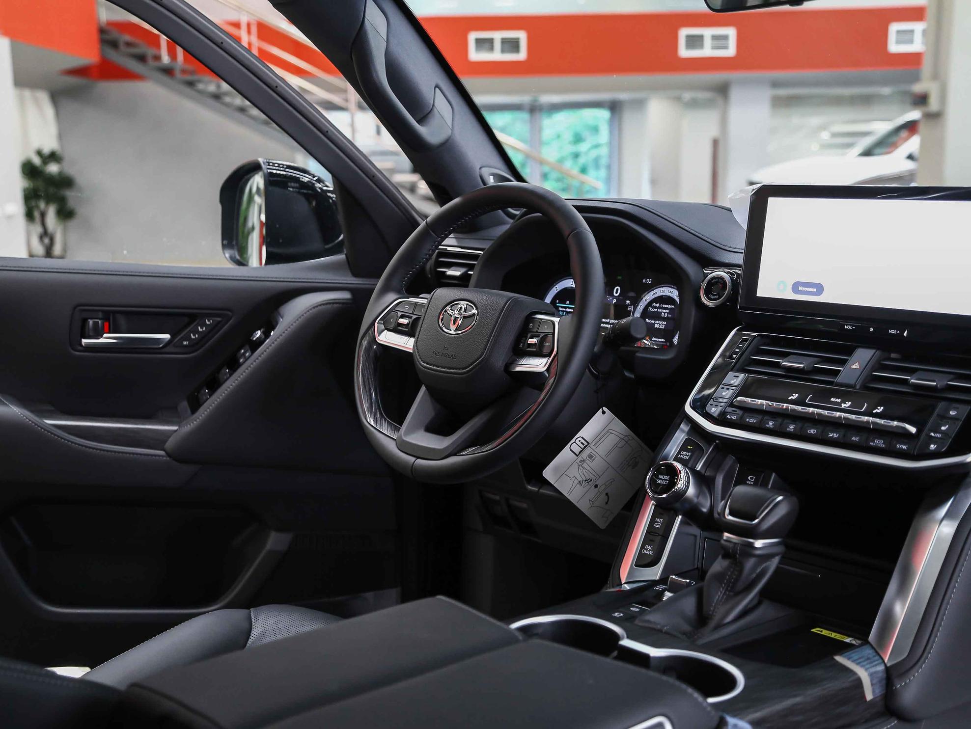 Toyota Land Cruiser 2026, черный, ДЦ Орехово