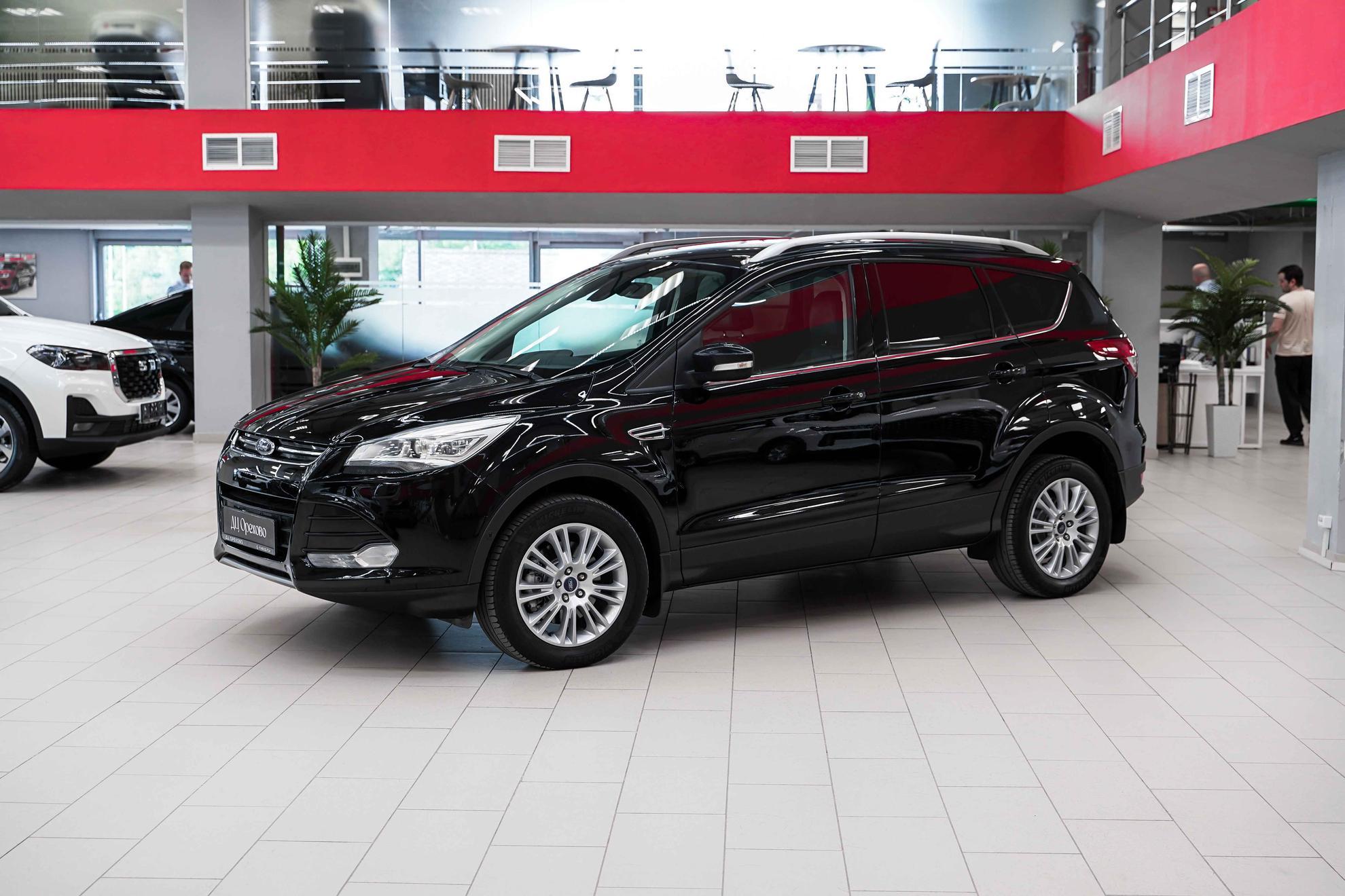 Ford Kuga 2013, черный, ДЦ Орехово
