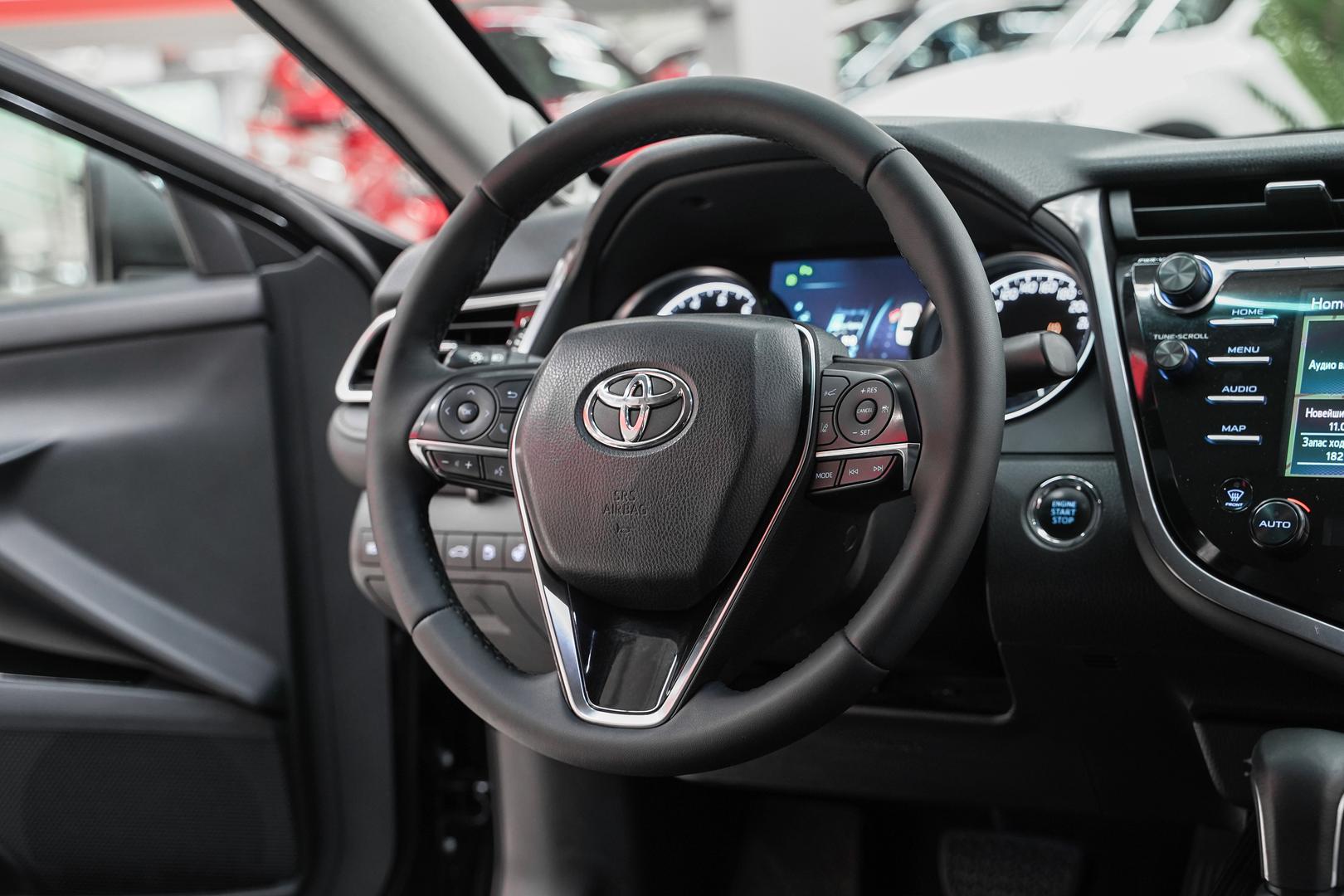 Toyota Camry 2018, черный, ДЦ Орехово