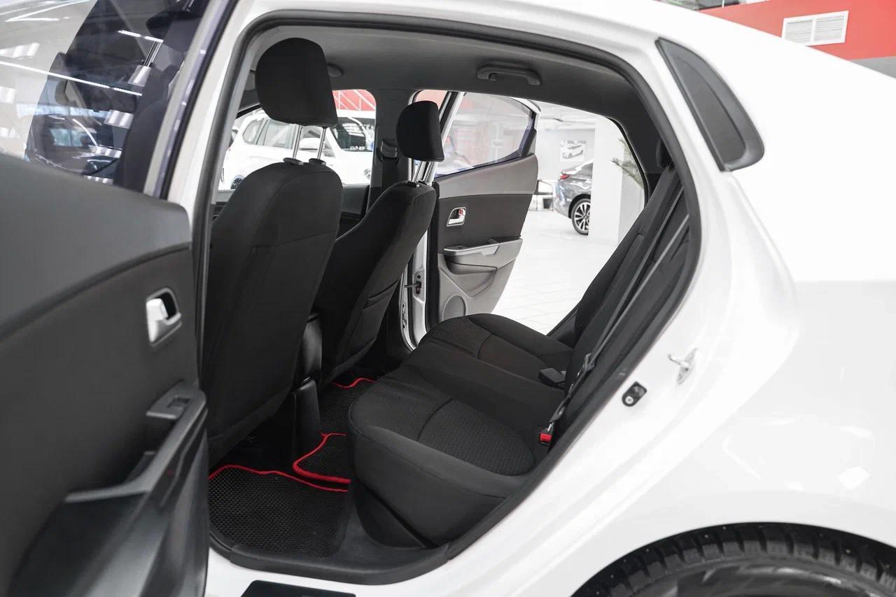 Kia Rio 2011, белый, ДЦ Орехово