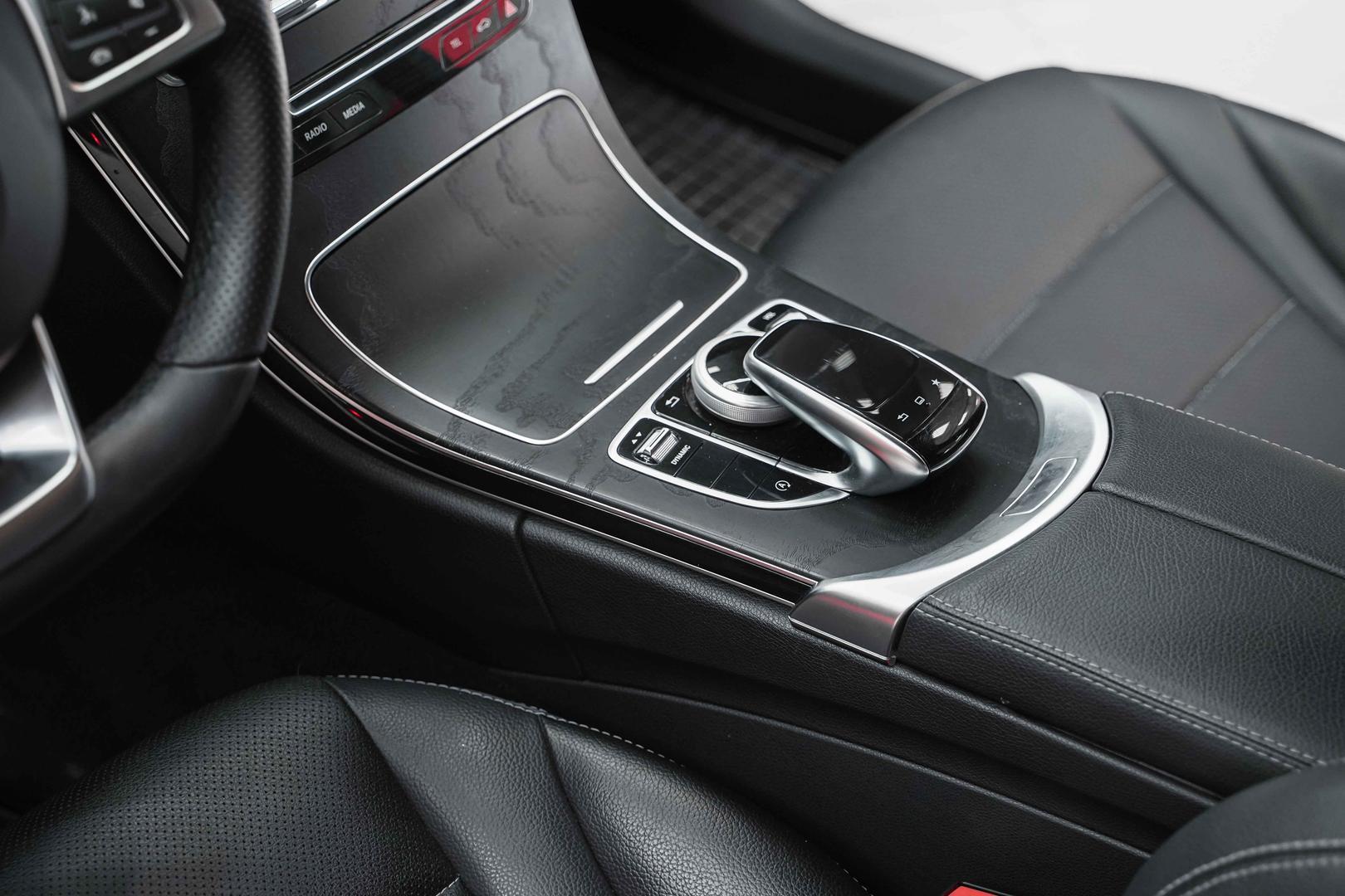 Mercedes-Benz C-Класс 2016, черный, ДЦ Орехово