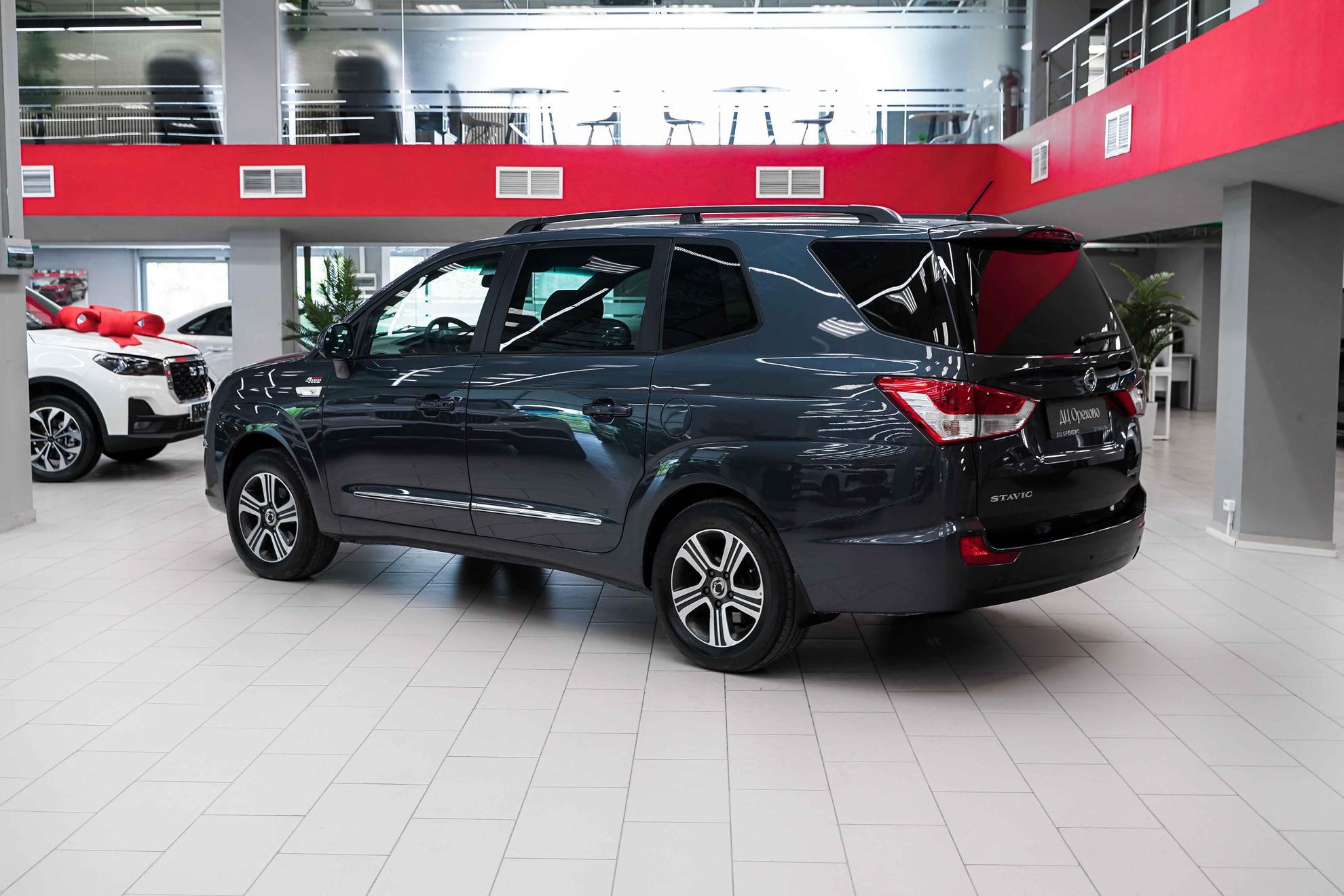 SsangYong Stavic 2014, серый, ДЦ Орехово