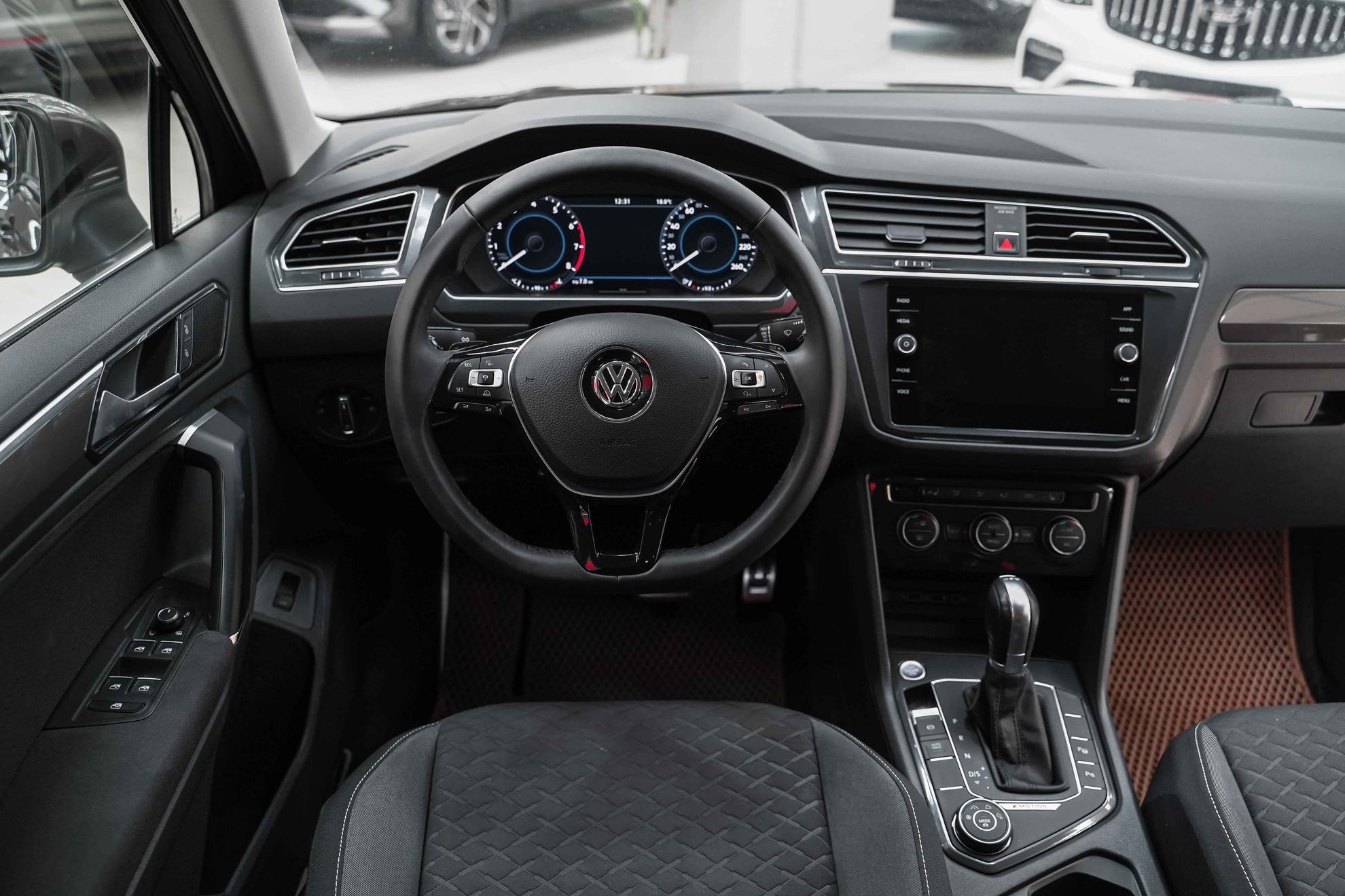 Volkswagen Tiguan 2018, коричневый, ДЦ Орехово