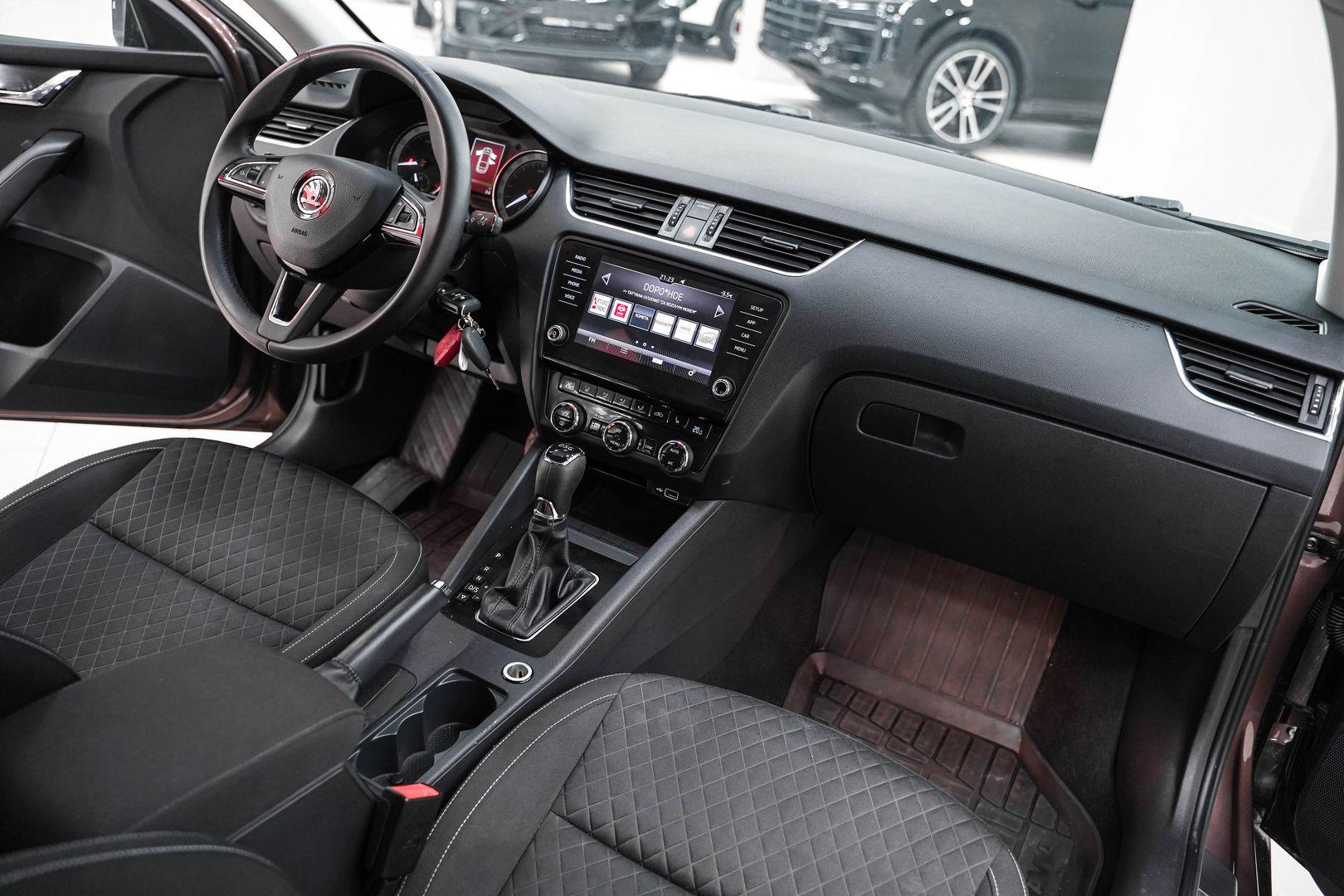 Skoda Octavia 2017, коричневый, ДЦ Орехово
