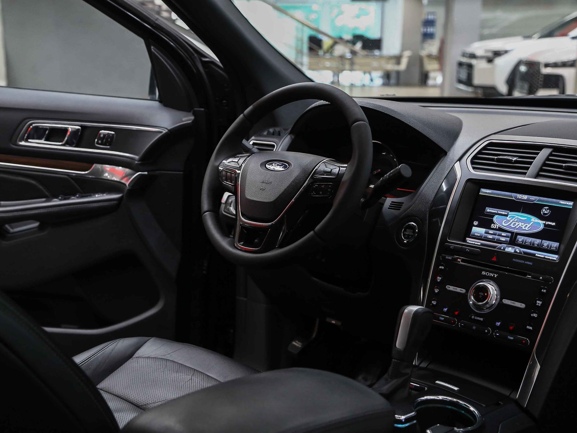 Ford Explorer 2016, черный, ДЦ Орехово