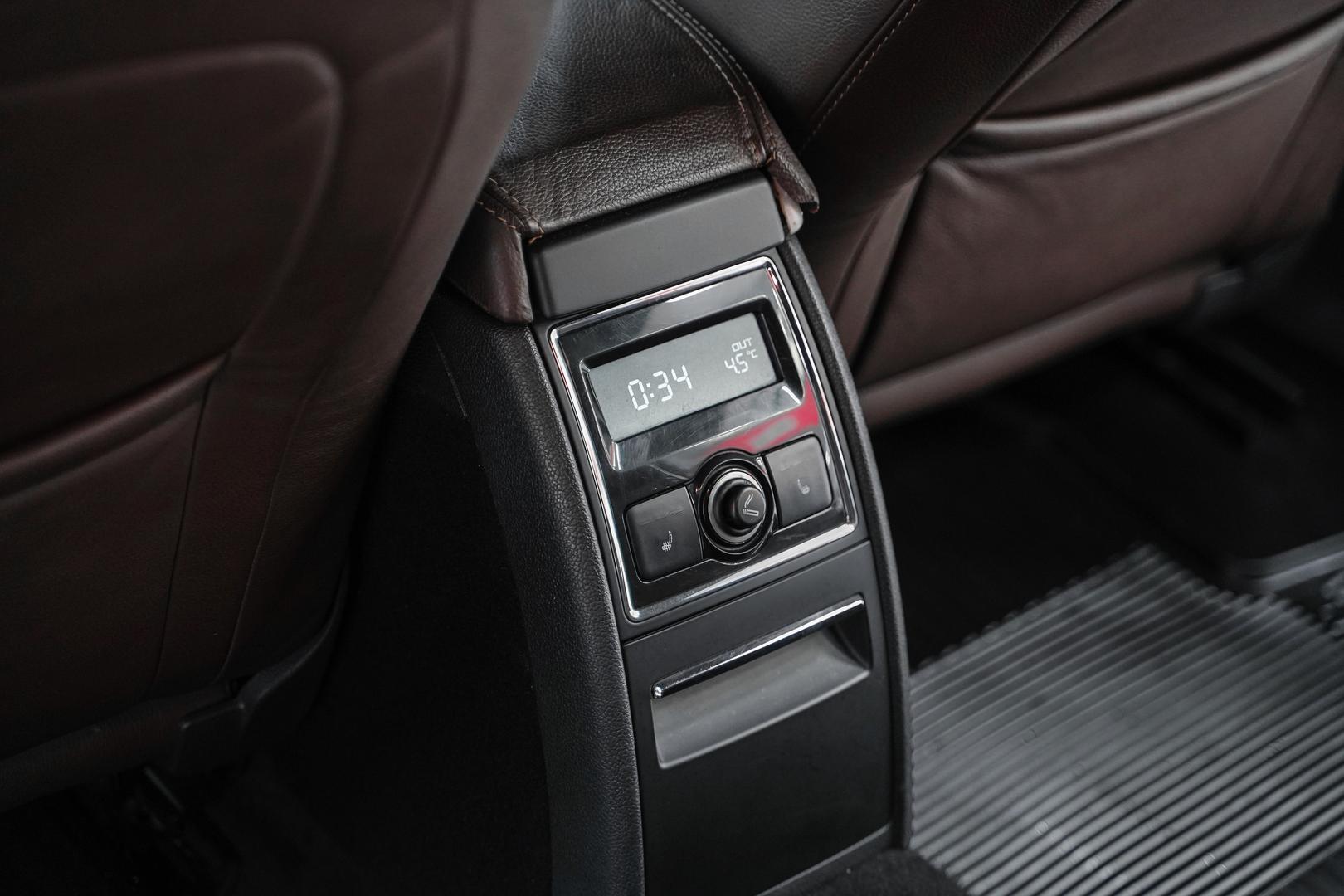 Skoda Superb 2014, белый, ДЦ Орехово