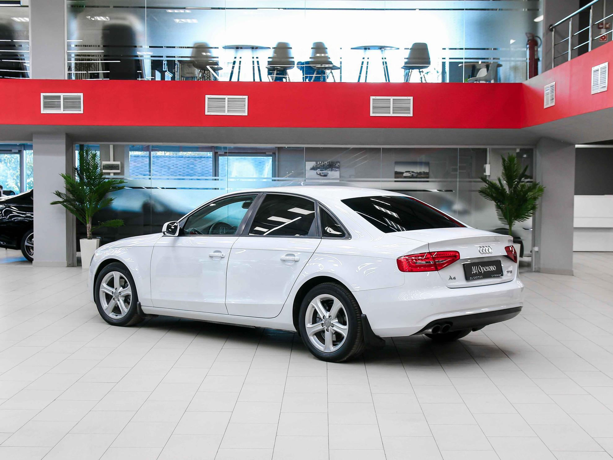 Audi A4 2013, белый, ДЦ Орехово