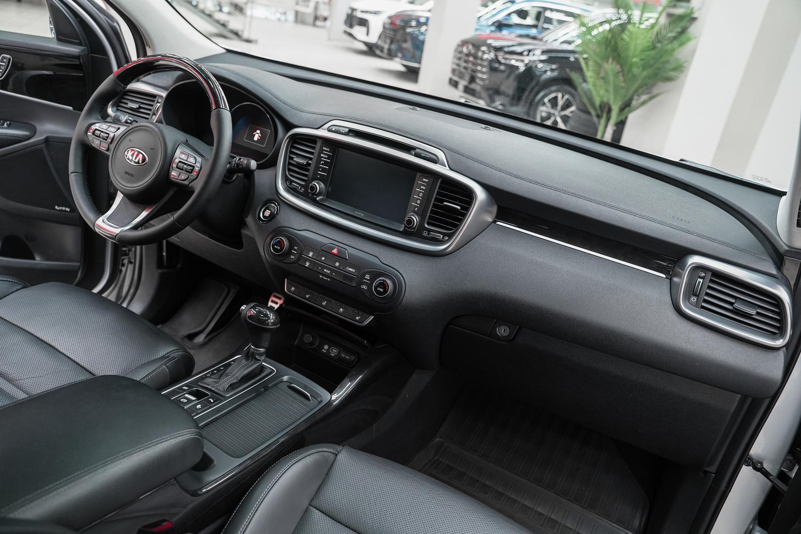 Kia Sorento 2016, серебряный, ДЦ Орехово