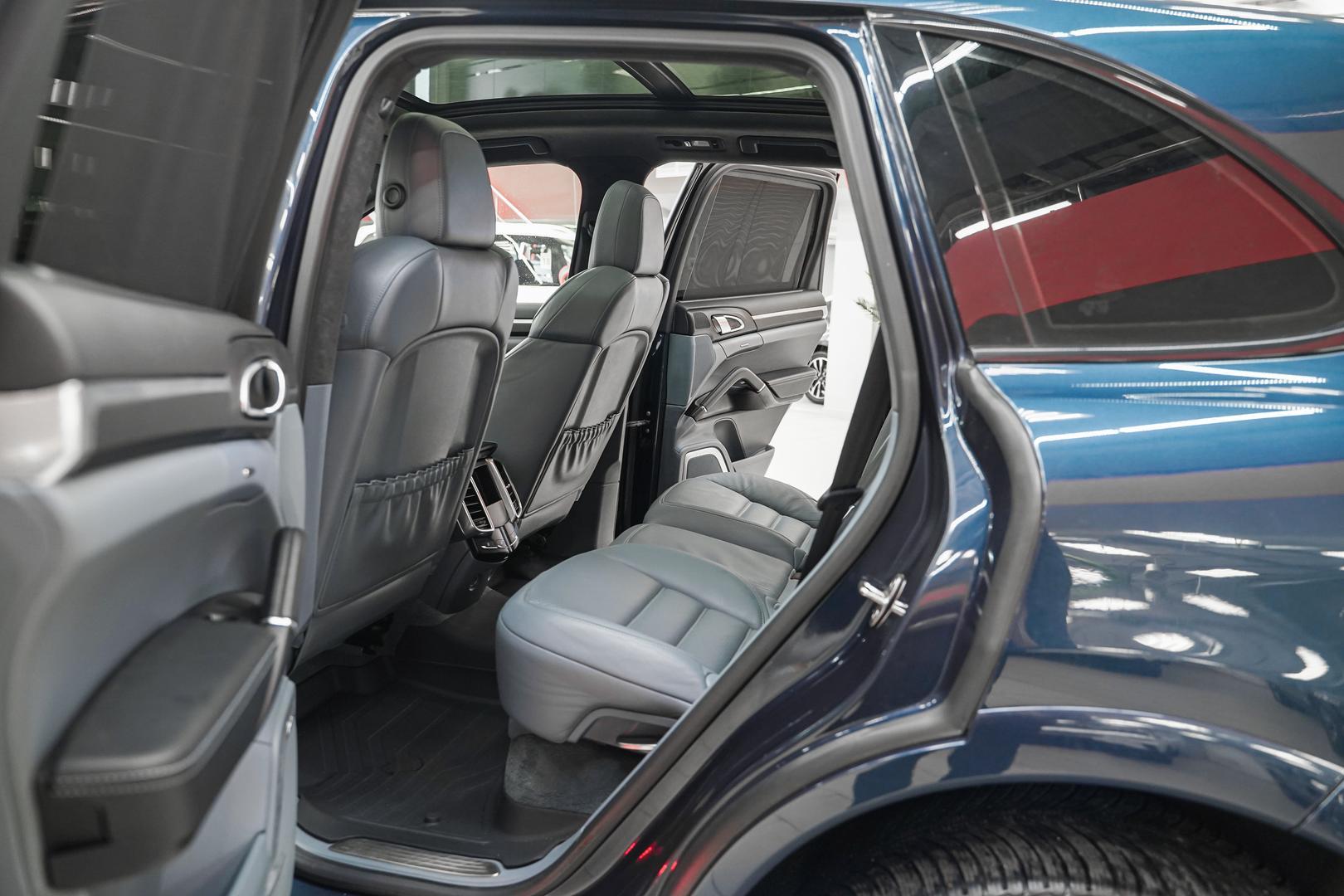 Porsche Cayenne 2013, синий, ДЦ Орехово