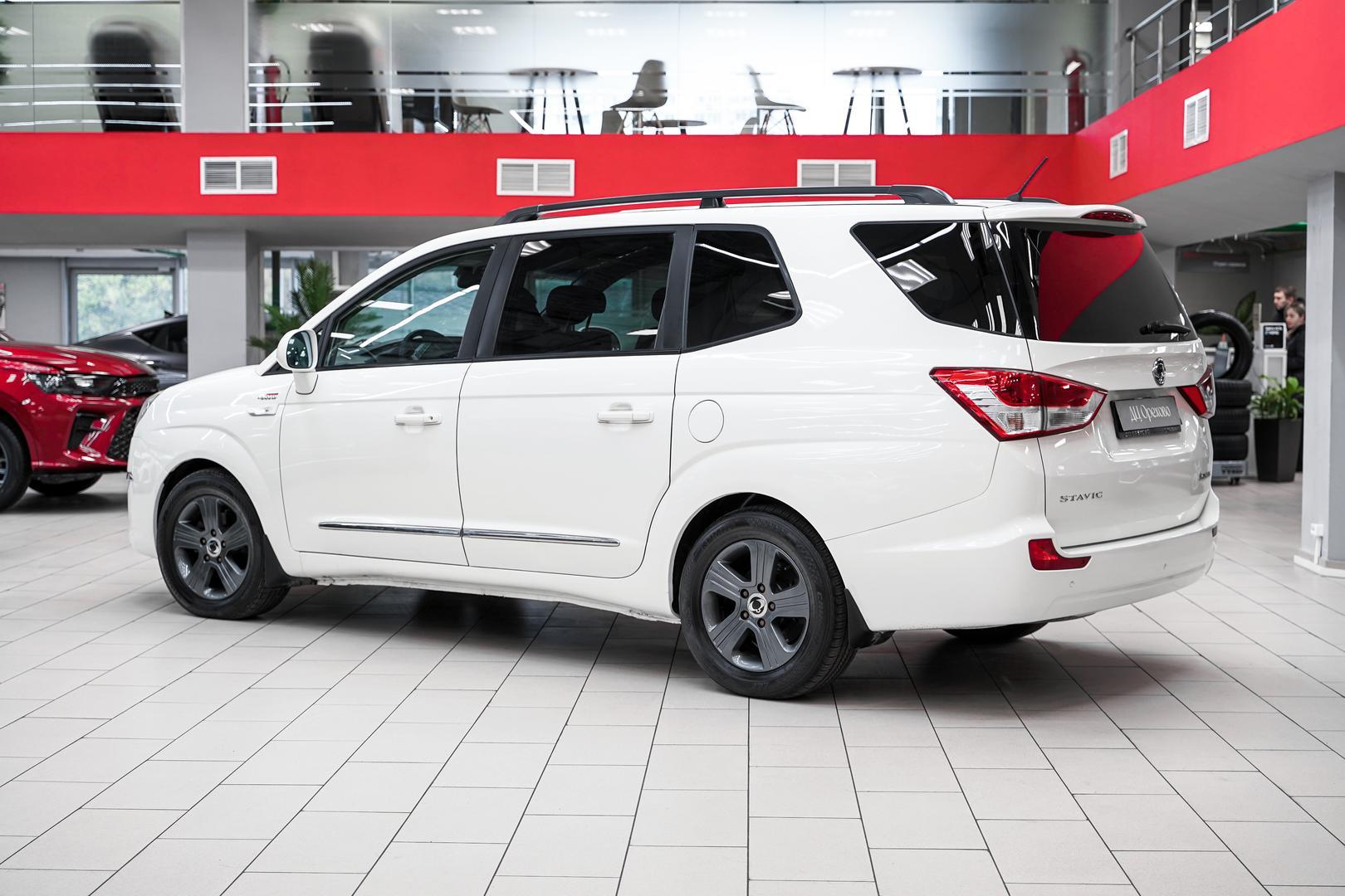 SsangYong Stavic 2014, белый, ДЦ Орехово