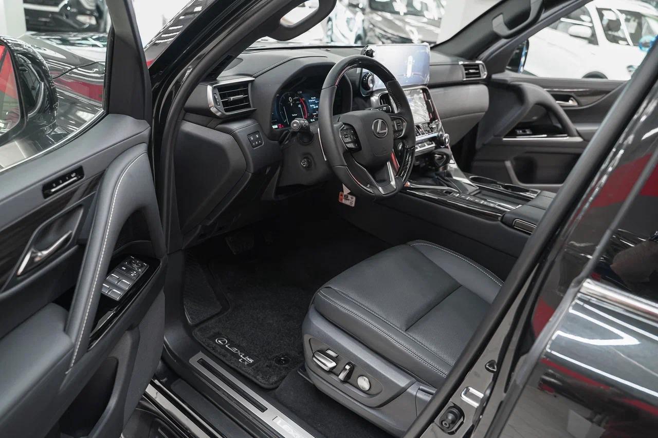 Lexus LX 2025, черный, ДЦ Орехово