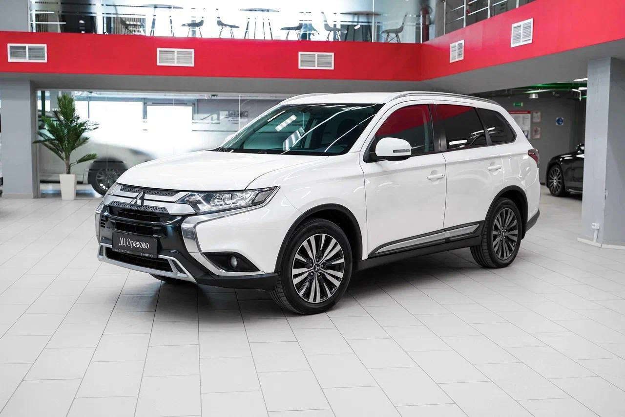 Mitsubishi Outlander 2020, белый, ДЦ Орехово