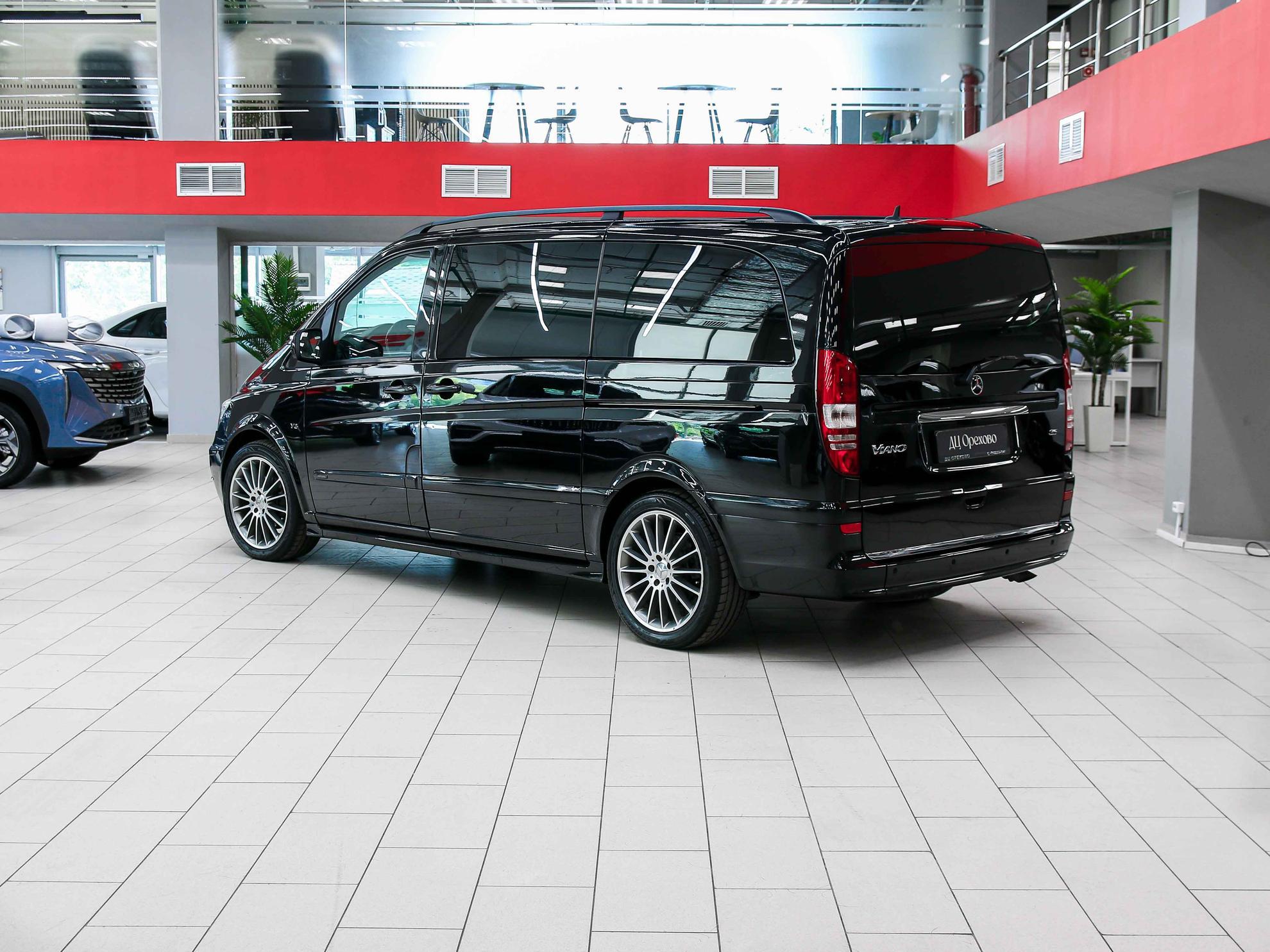 Mercedes-Benz Viano 2011, черный, ДЦ Орехово