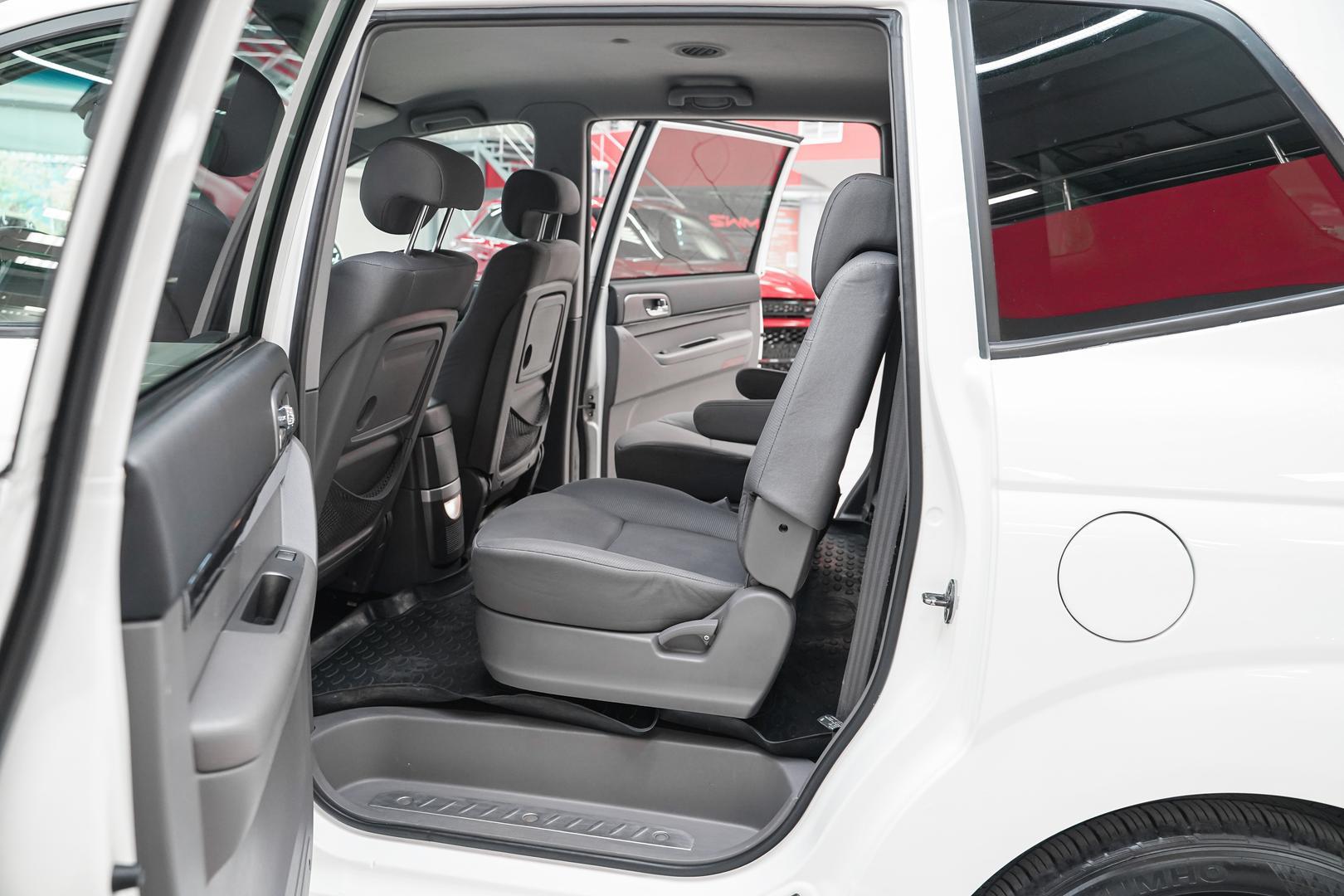 SsangYong Stavic 2014, белый, ДЦ Орехово