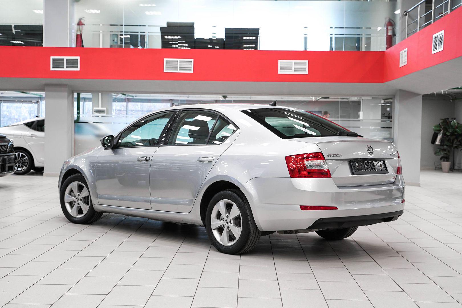 Skoda Octavia 2013, серебряный, ДЦ Орехово