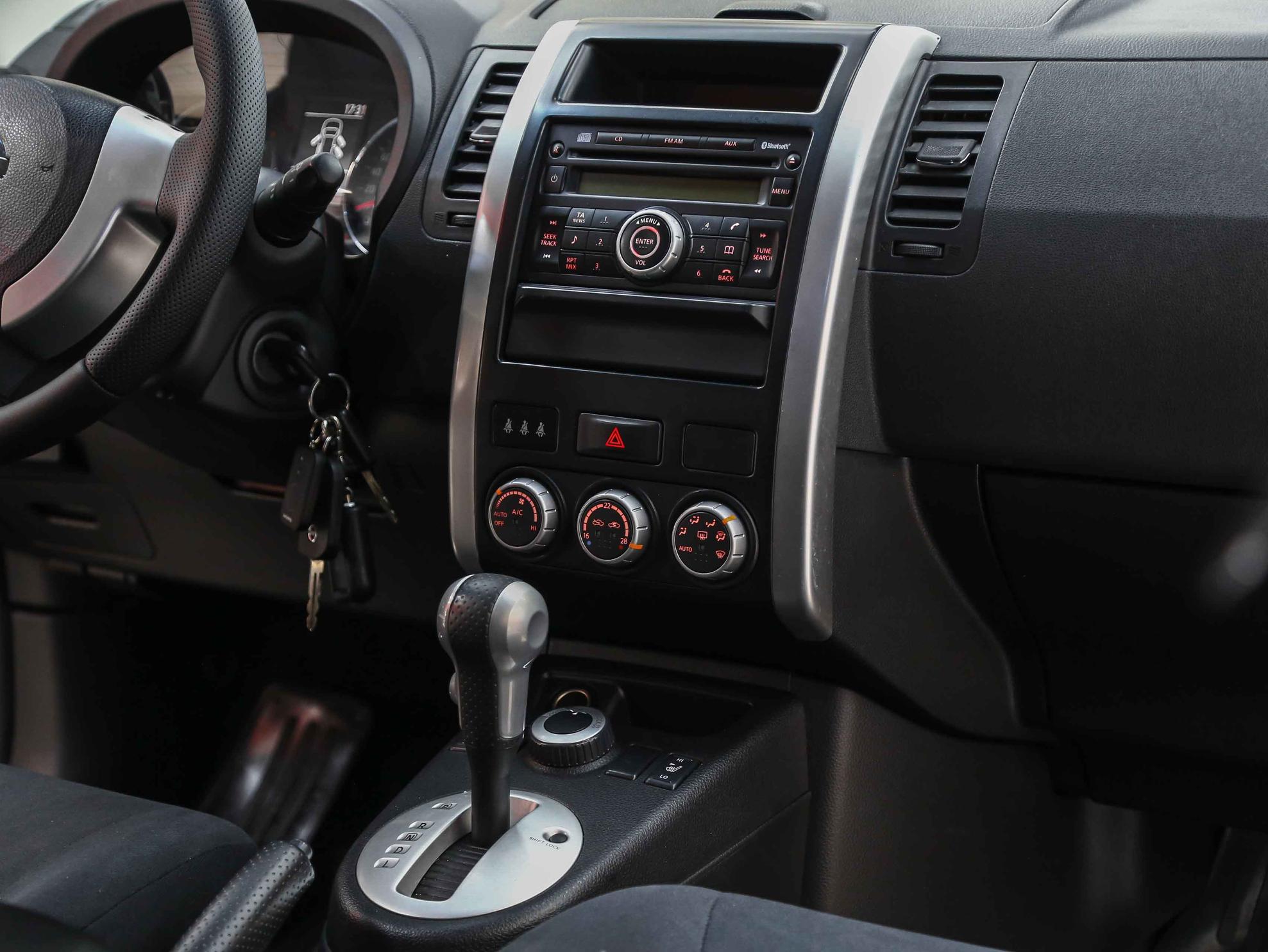 Nissan X-Trail 2011, серебряный, ДЦ Орехово