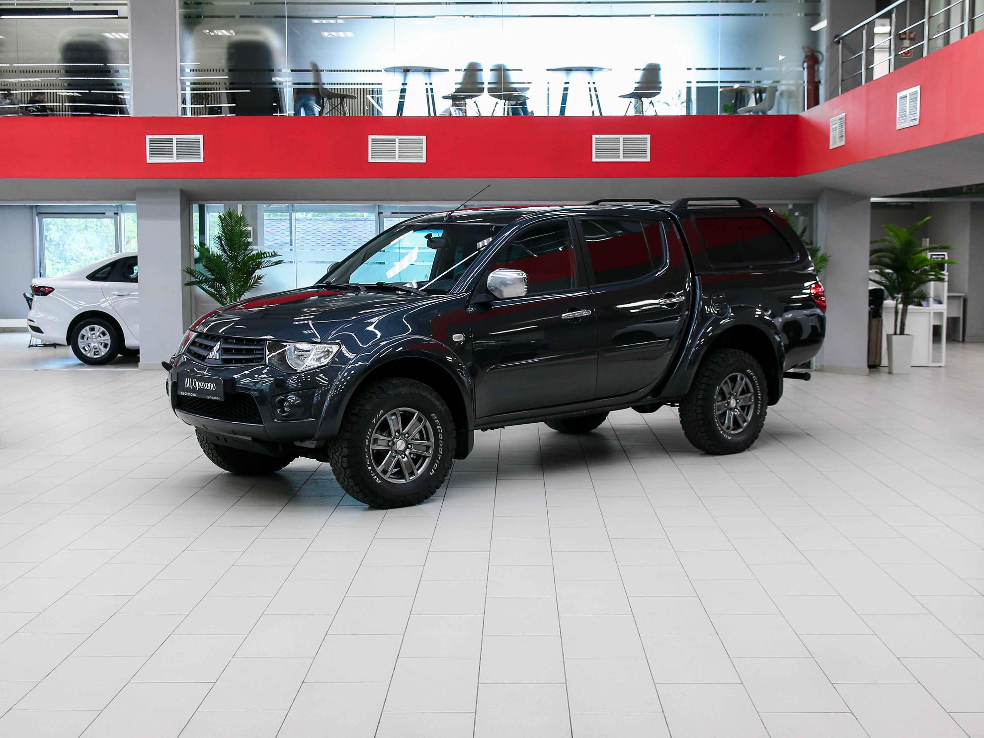 Mitsubishi L200 2011, черный, ДЦ Орехово