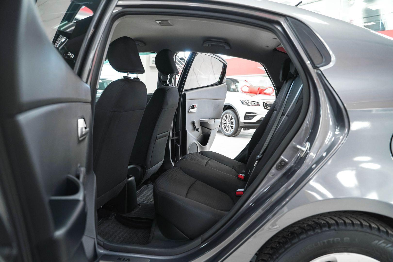 Kia Rio 2015, серый, ДЦ Орехово