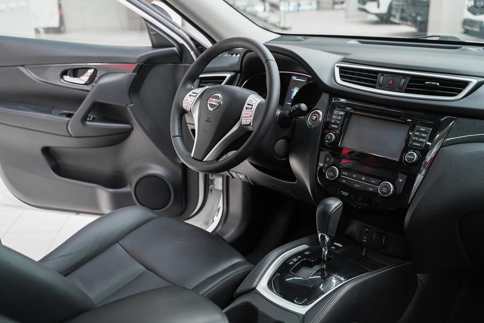 Nissan X-Trail 2015, белый, ДЦ Орехово