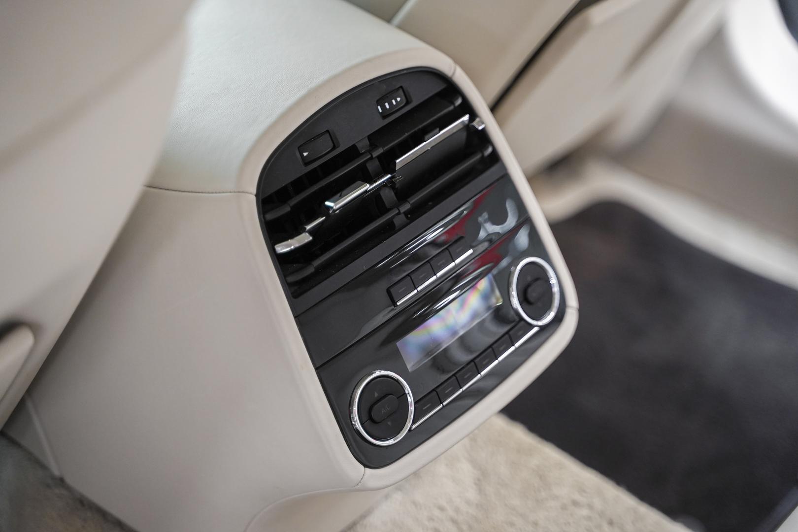 Maserati Quattroporte 2015, пурпурный, ДЦ Орехово
