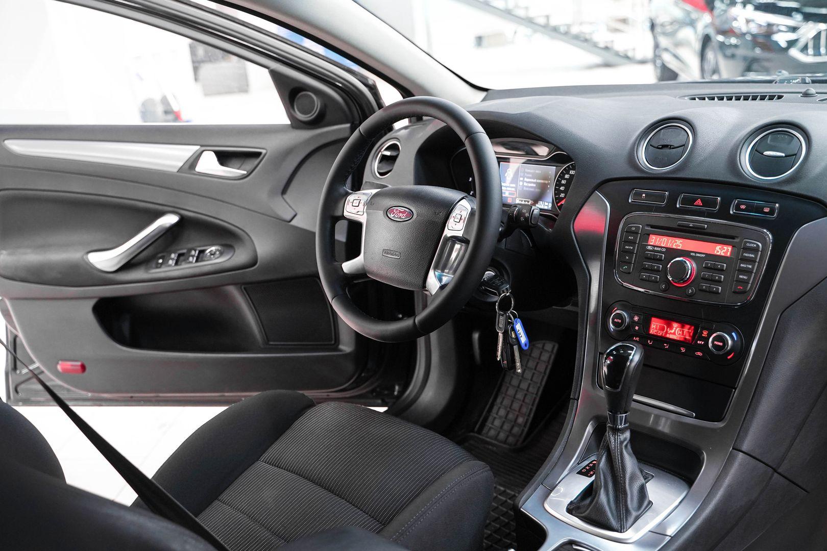 Ford Mondeo 2013, черный, ДЦ Орехово