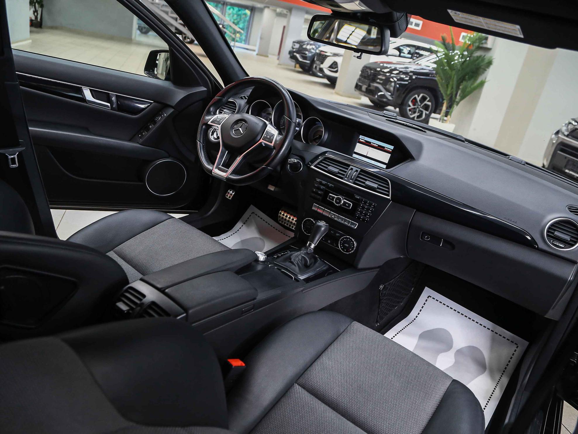 Mercedes-Benz C-Класс 2013, черный, ДЦ Орехово