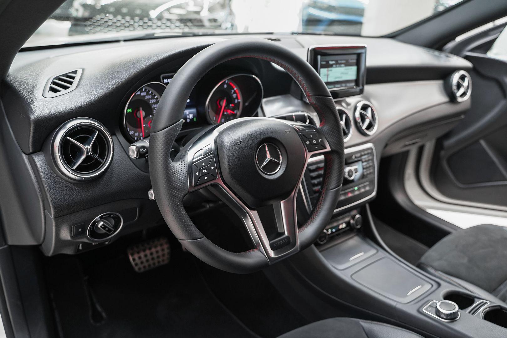 Mercedes-Benz CLA 2014, белый, ДЦ Орехово
