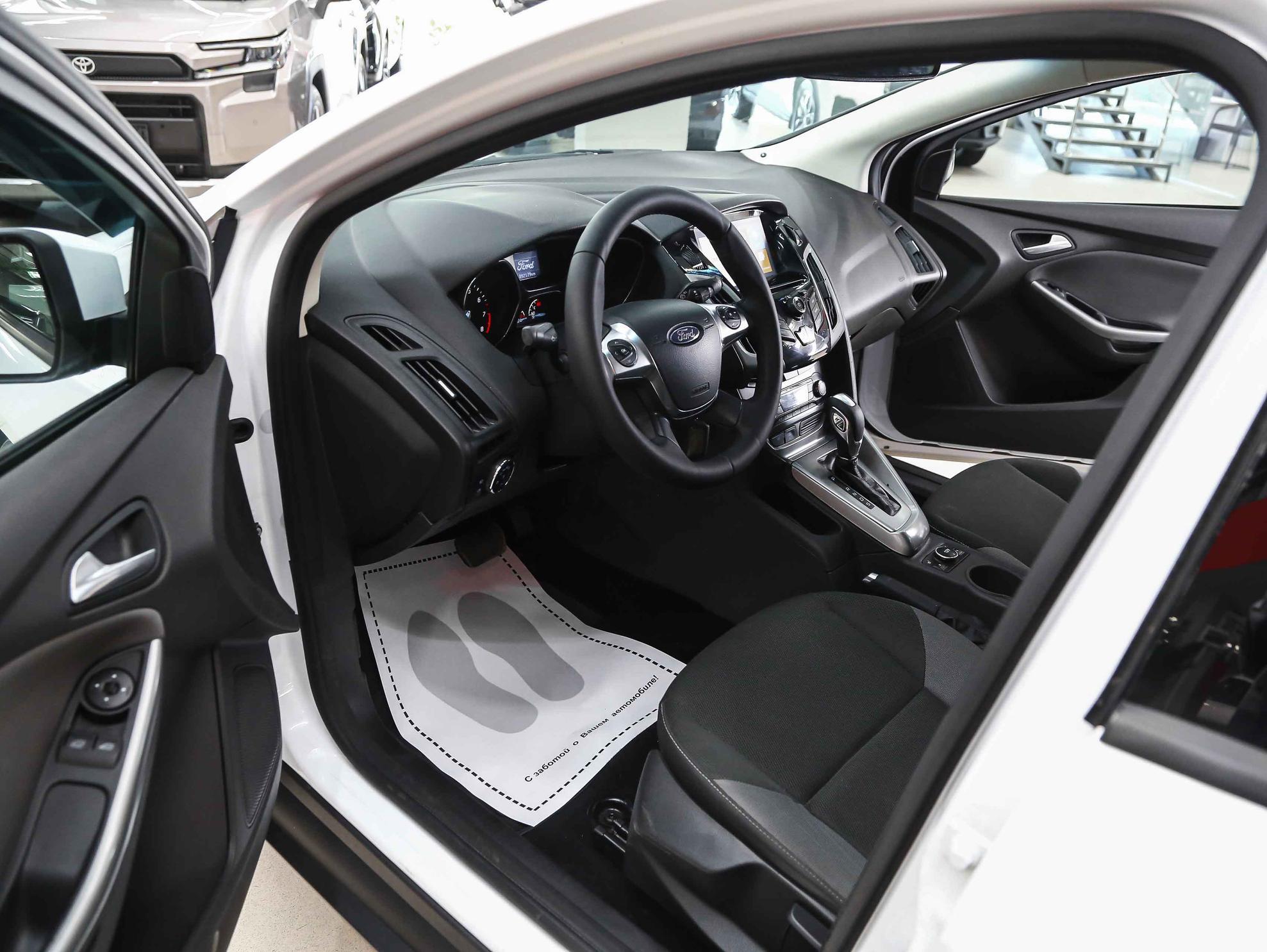 Ford Focus 2013, белый, ДЦ Орехово