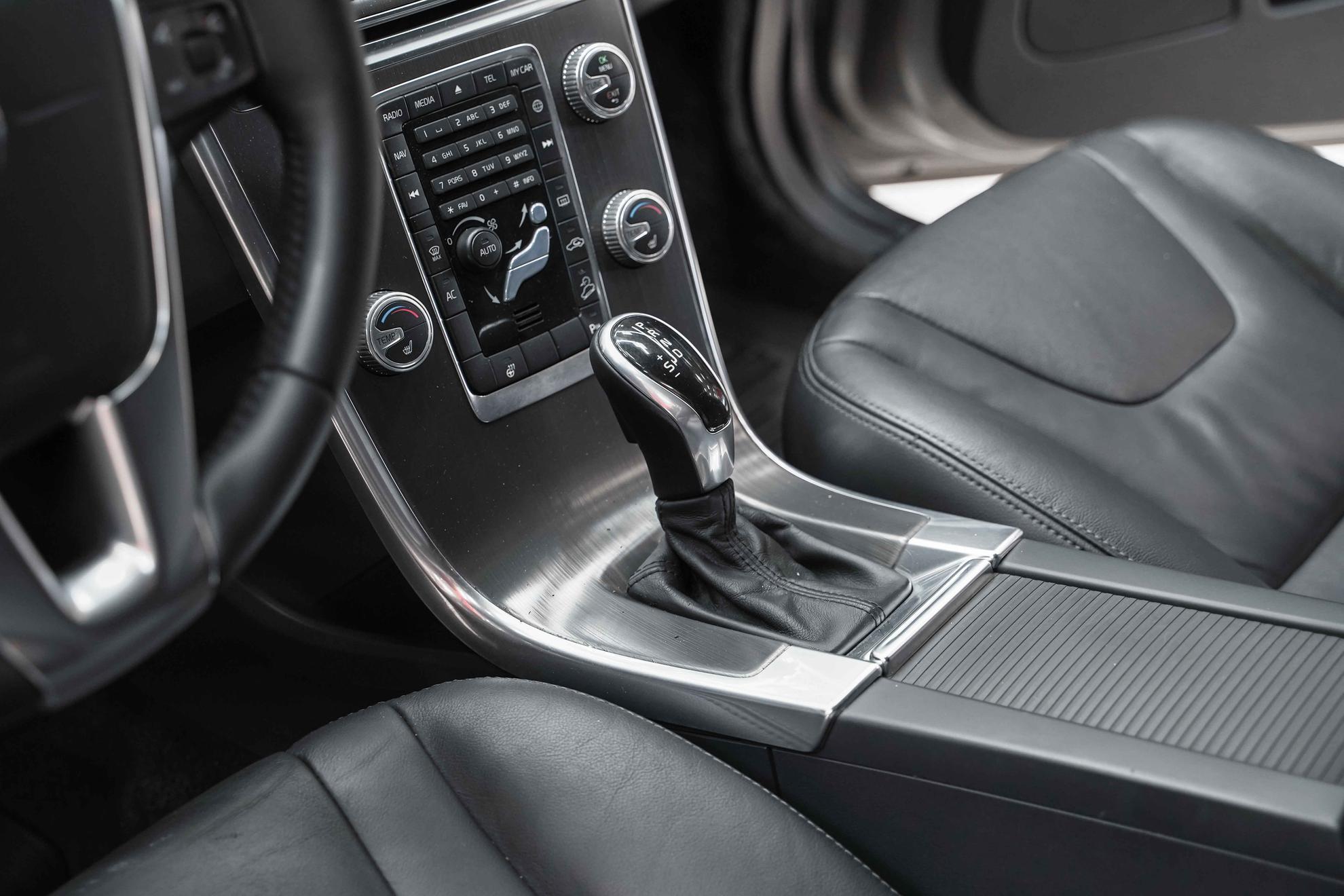 Volvo XC60 2014, бежевый, ДЦ Орехово