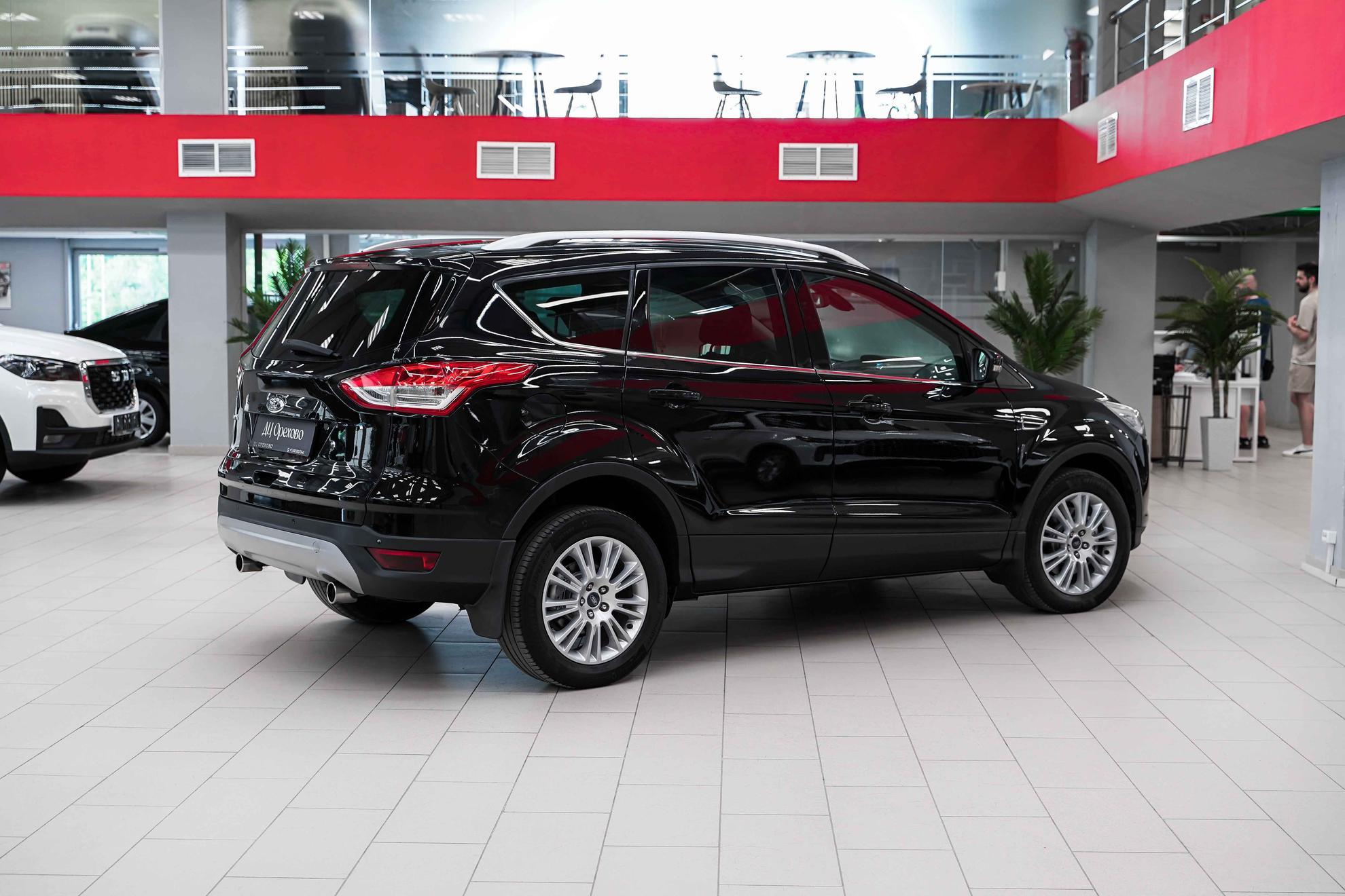 Ford Kuga 2013, черный, ДЦ Орехово