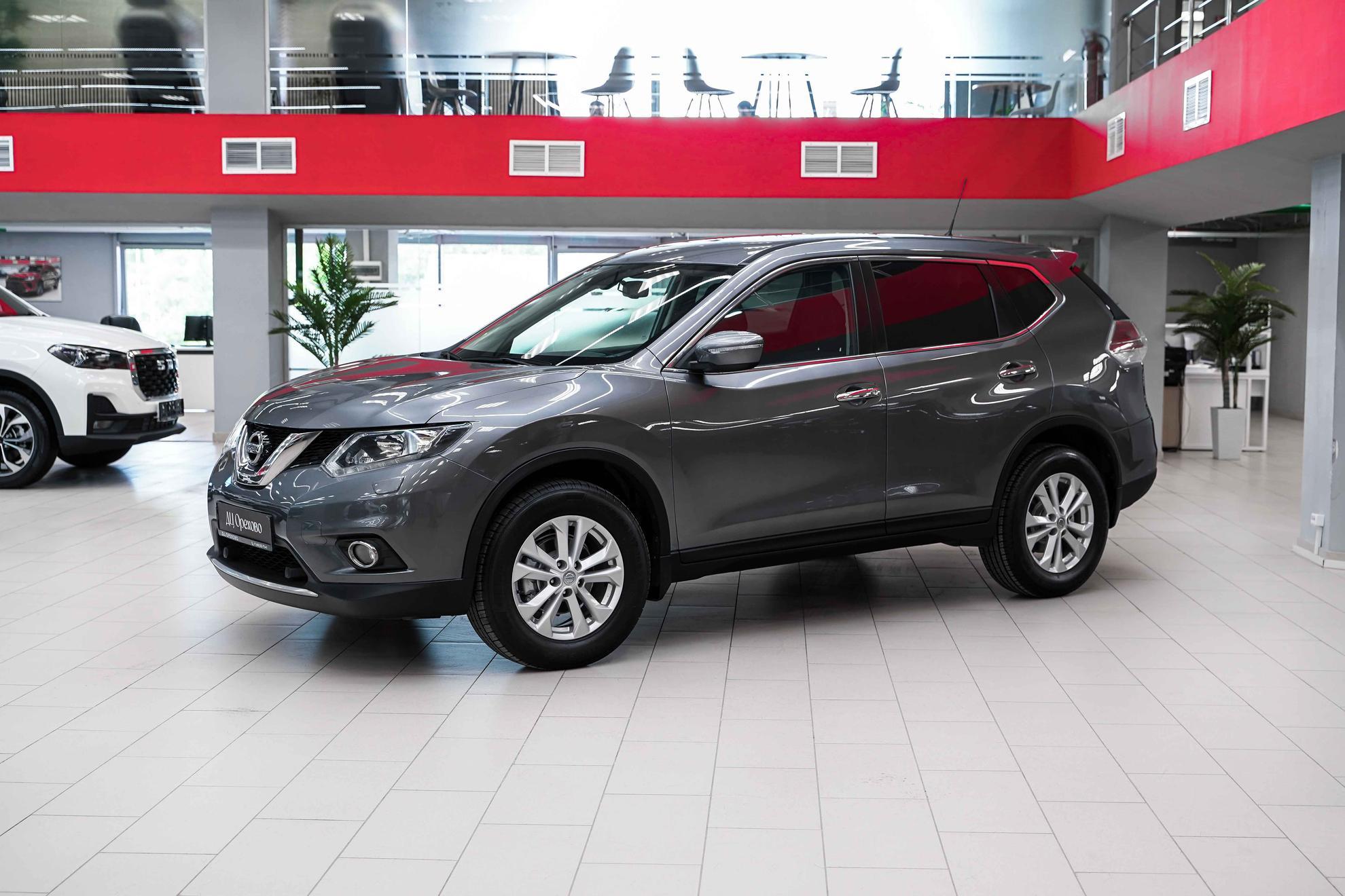 Nissan X-Trail 2016, серый, ДЦ Орехово