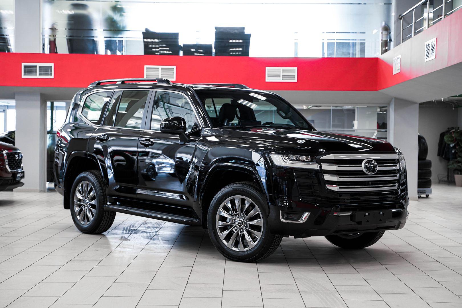 Toyota Land Cruiser 2024, черный, ДЦ Орехово